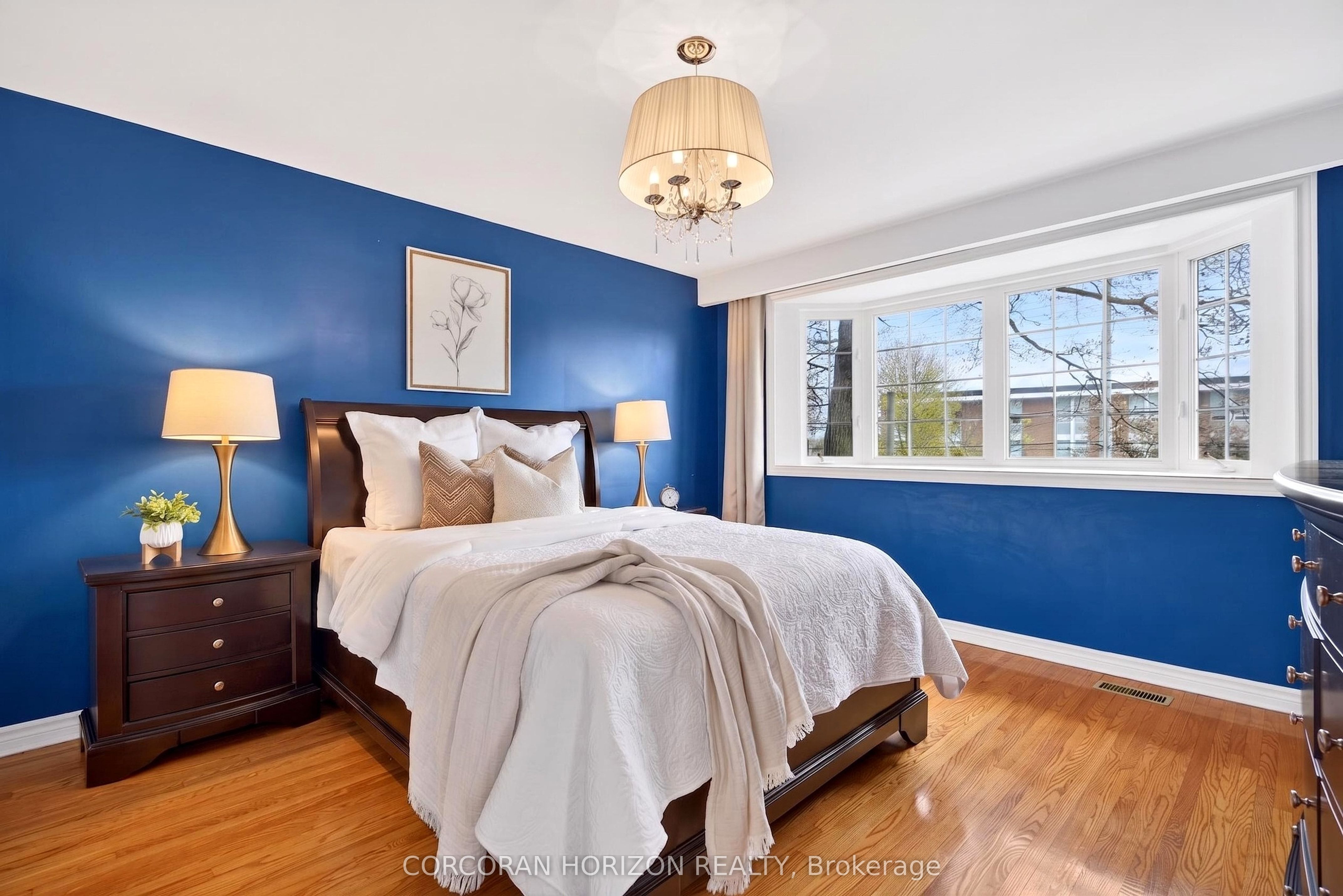 77 Mineola Road E Property Photo 18