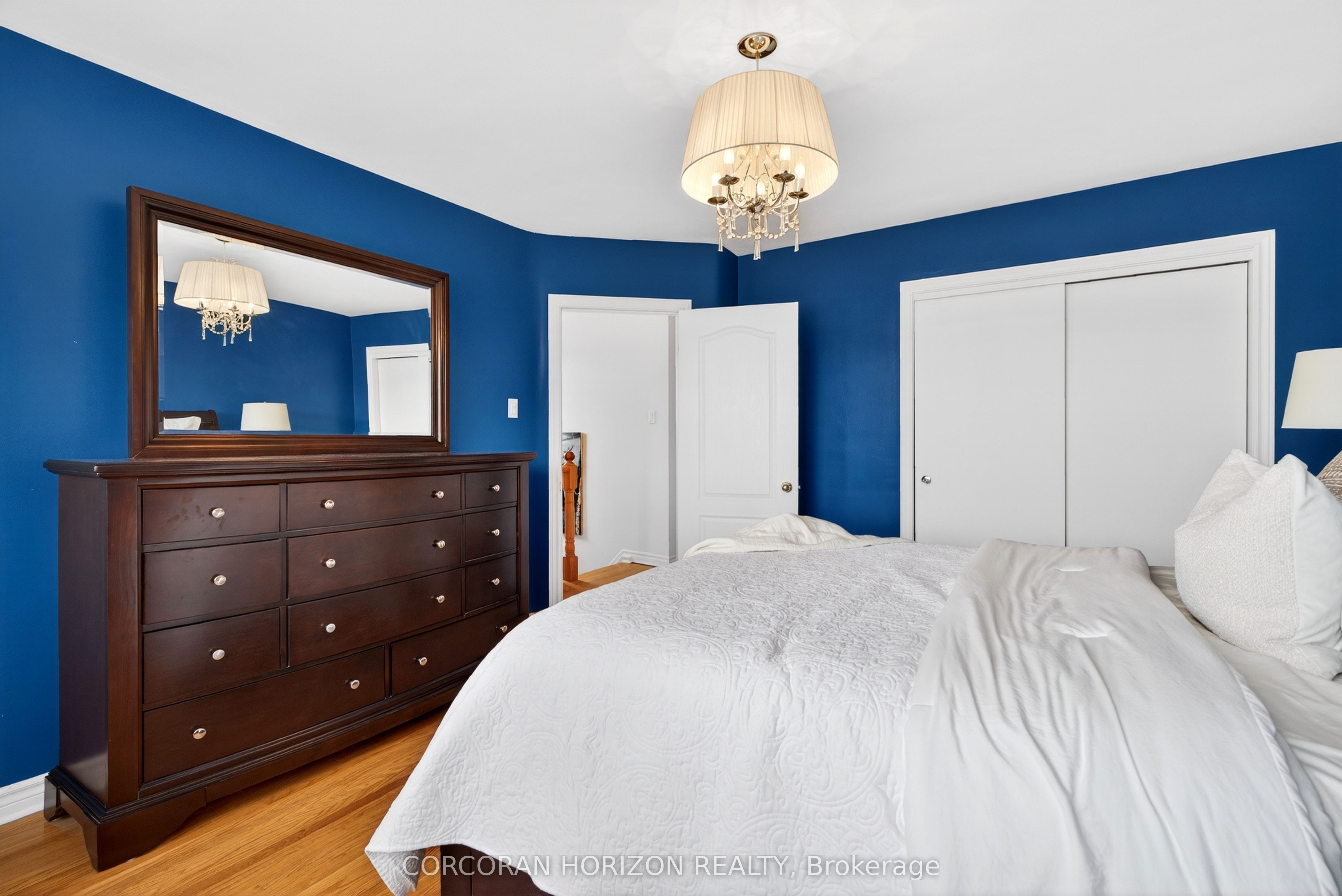 77 Mineola Road E Property Photo 20