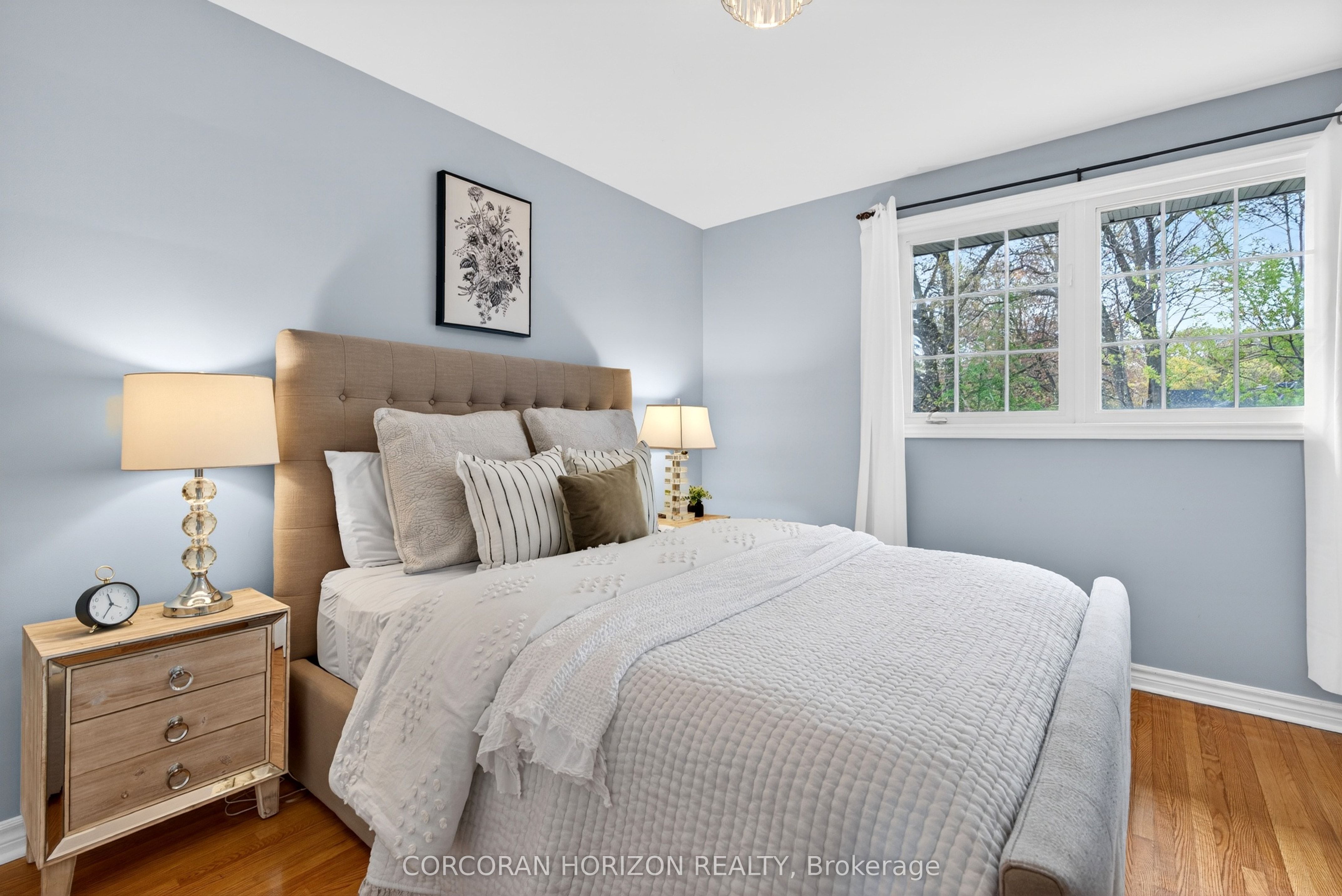 77 Mineola Road E Property Photo 22