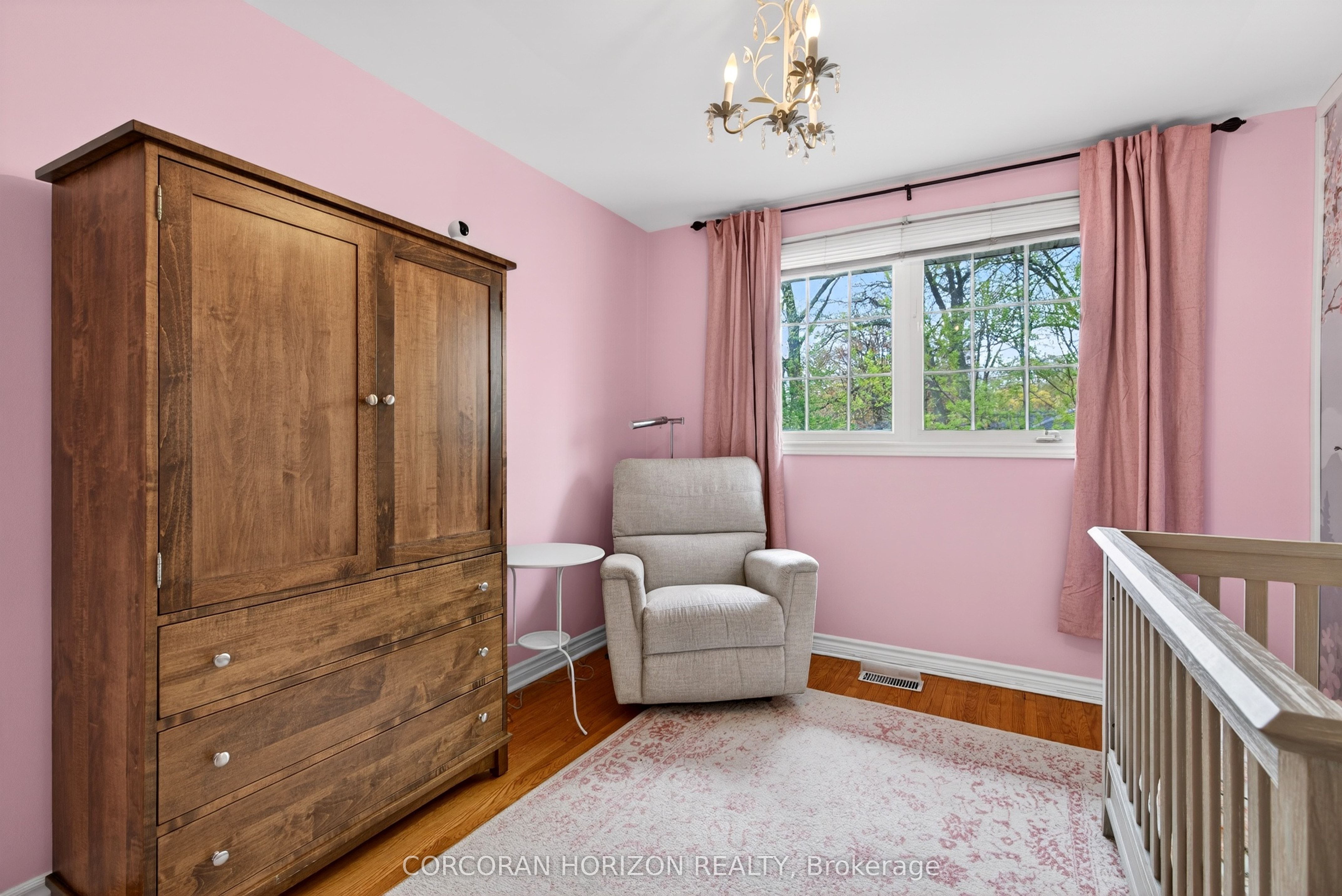 77 Mineola Road E Property Photo 25