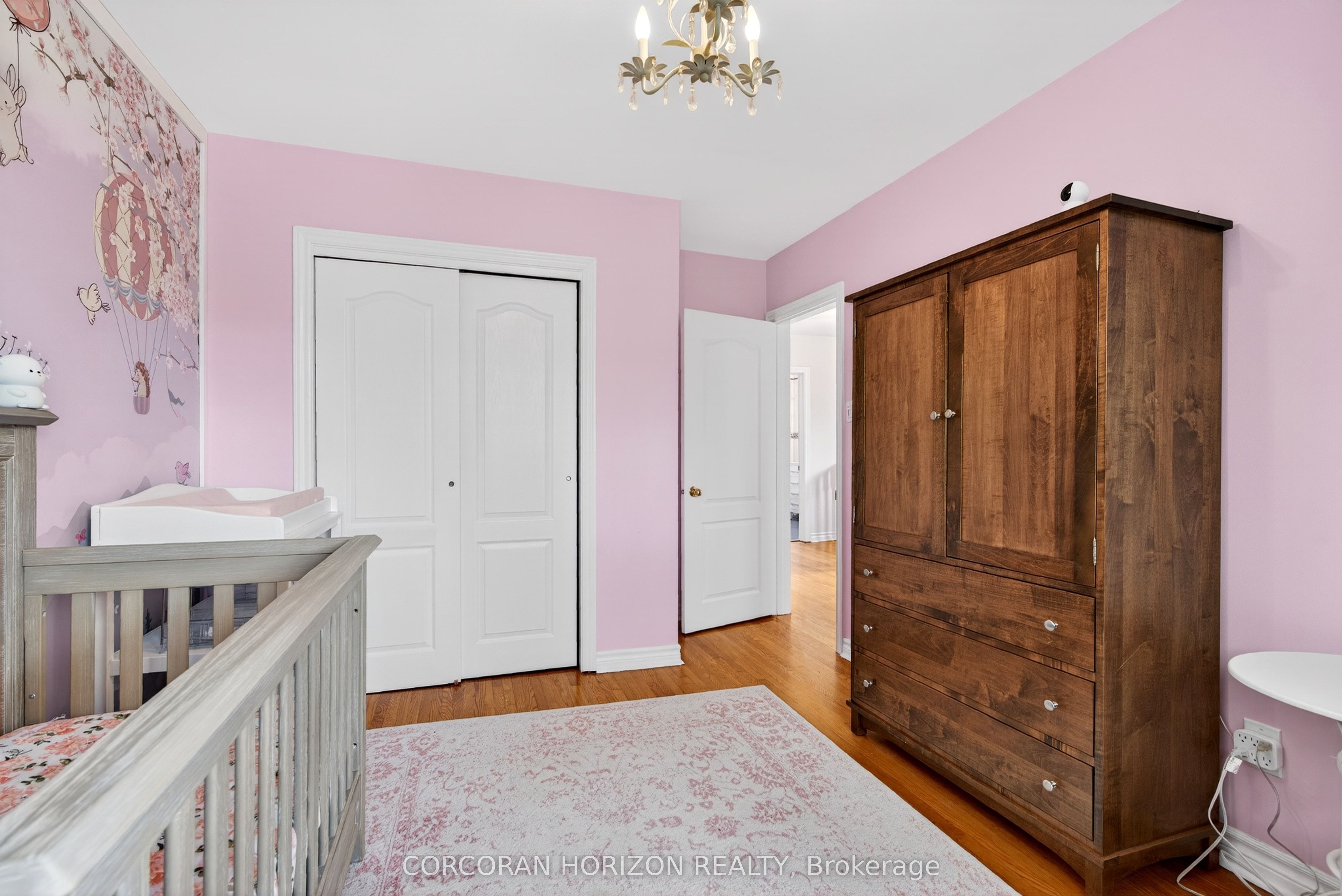 77 Mineola Road E Property Photo 26