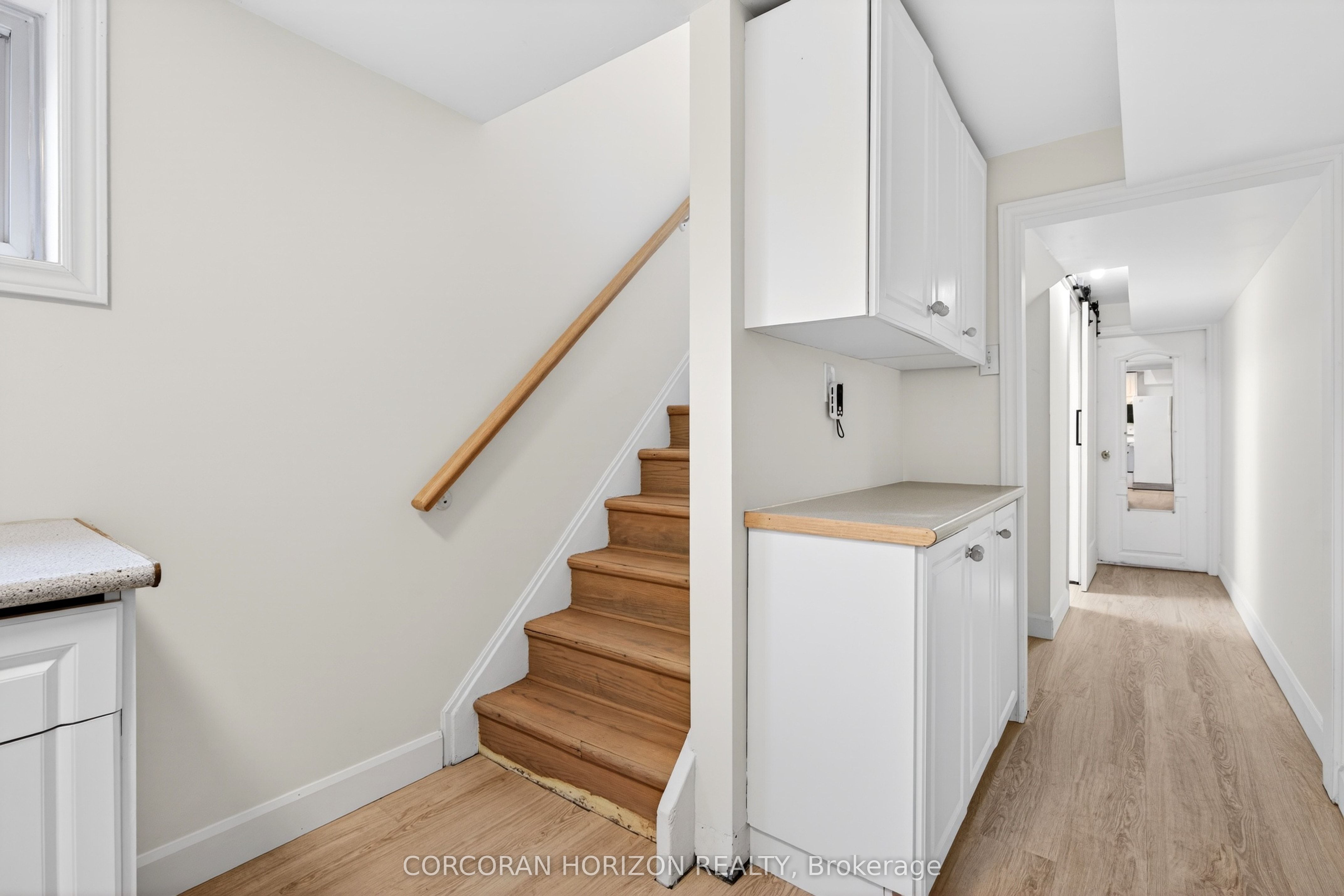 77 Mineola Road E Property Photo 28