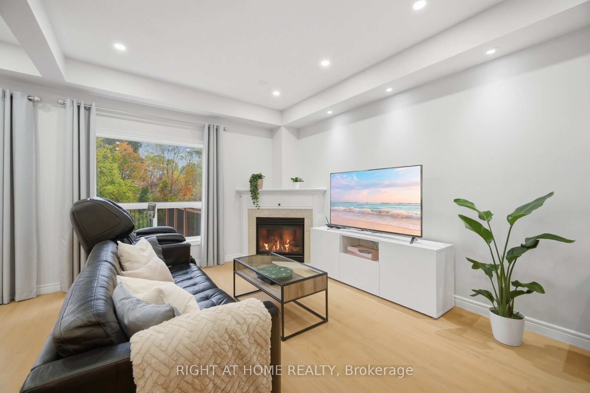 4089 Medland Drive Property Photo 12