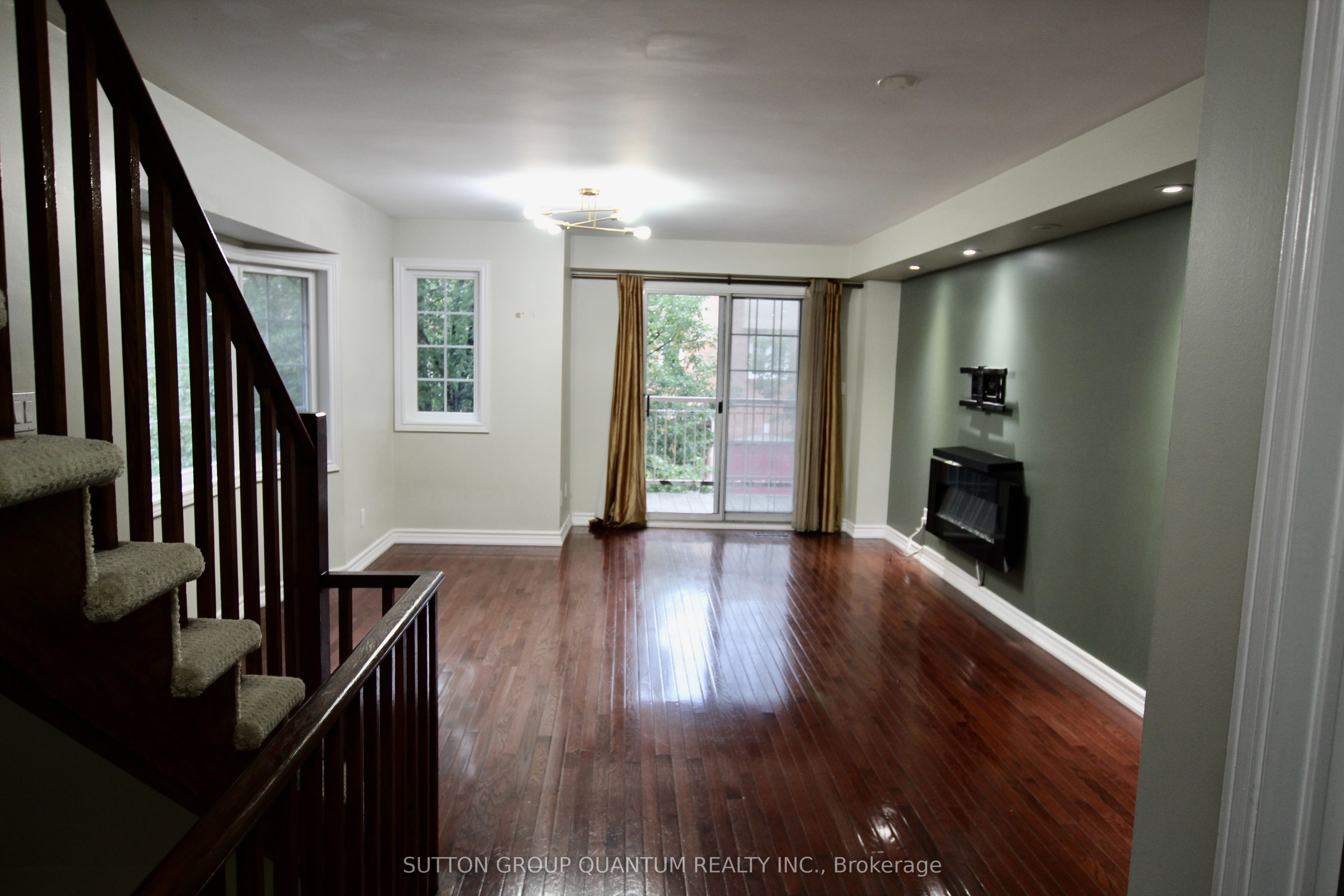 6950 Tenth Line Drive 24 Property Photo 3