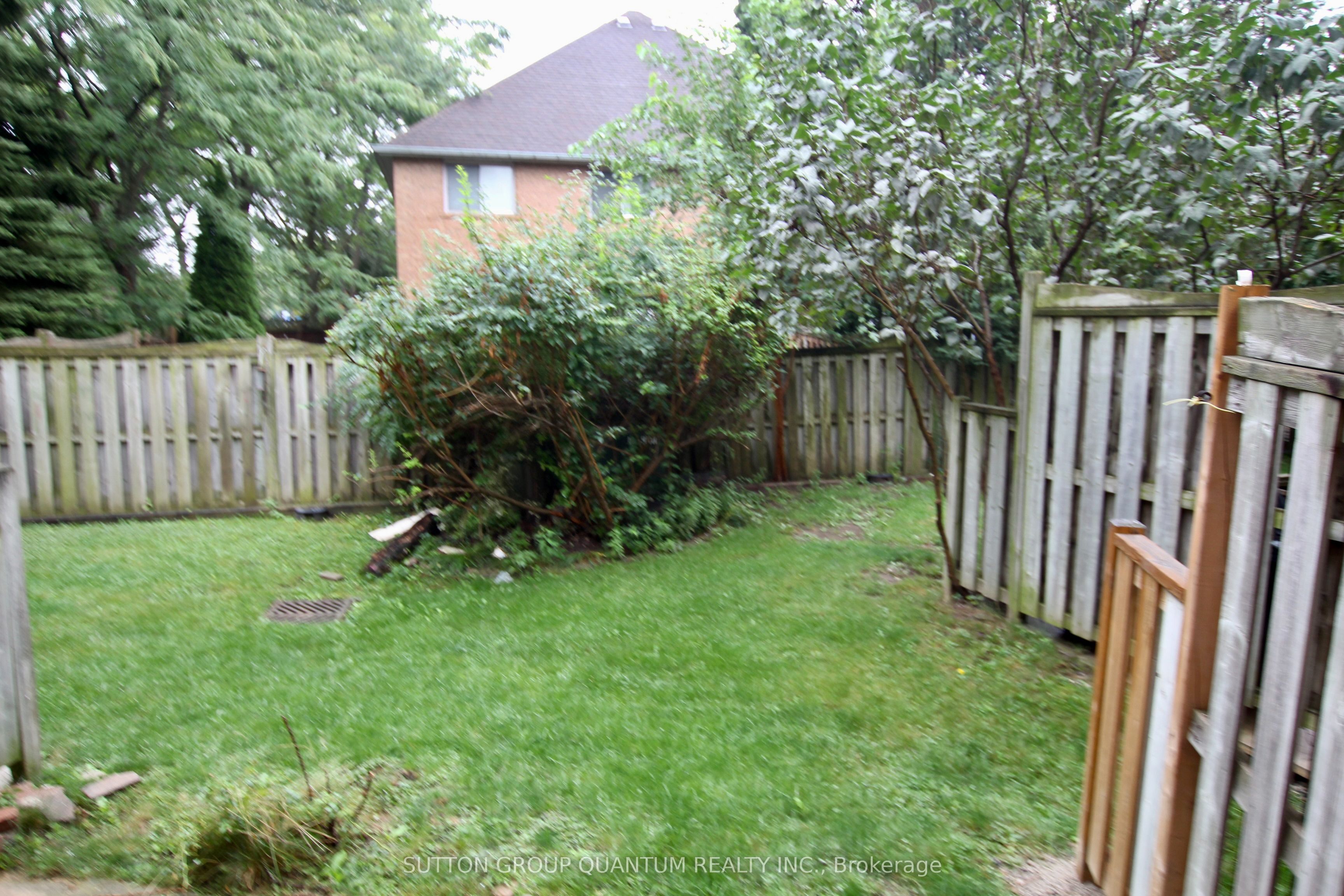 6950 Tenth Line Drive 24 Property Photo 16