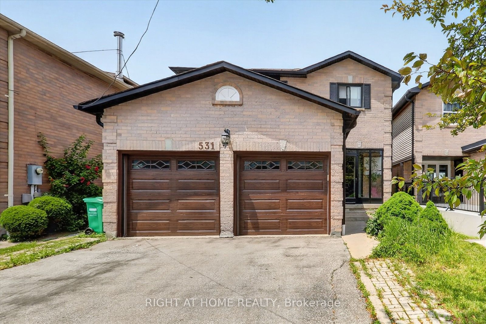 531 Wallenberg Crescent Property Photo 1