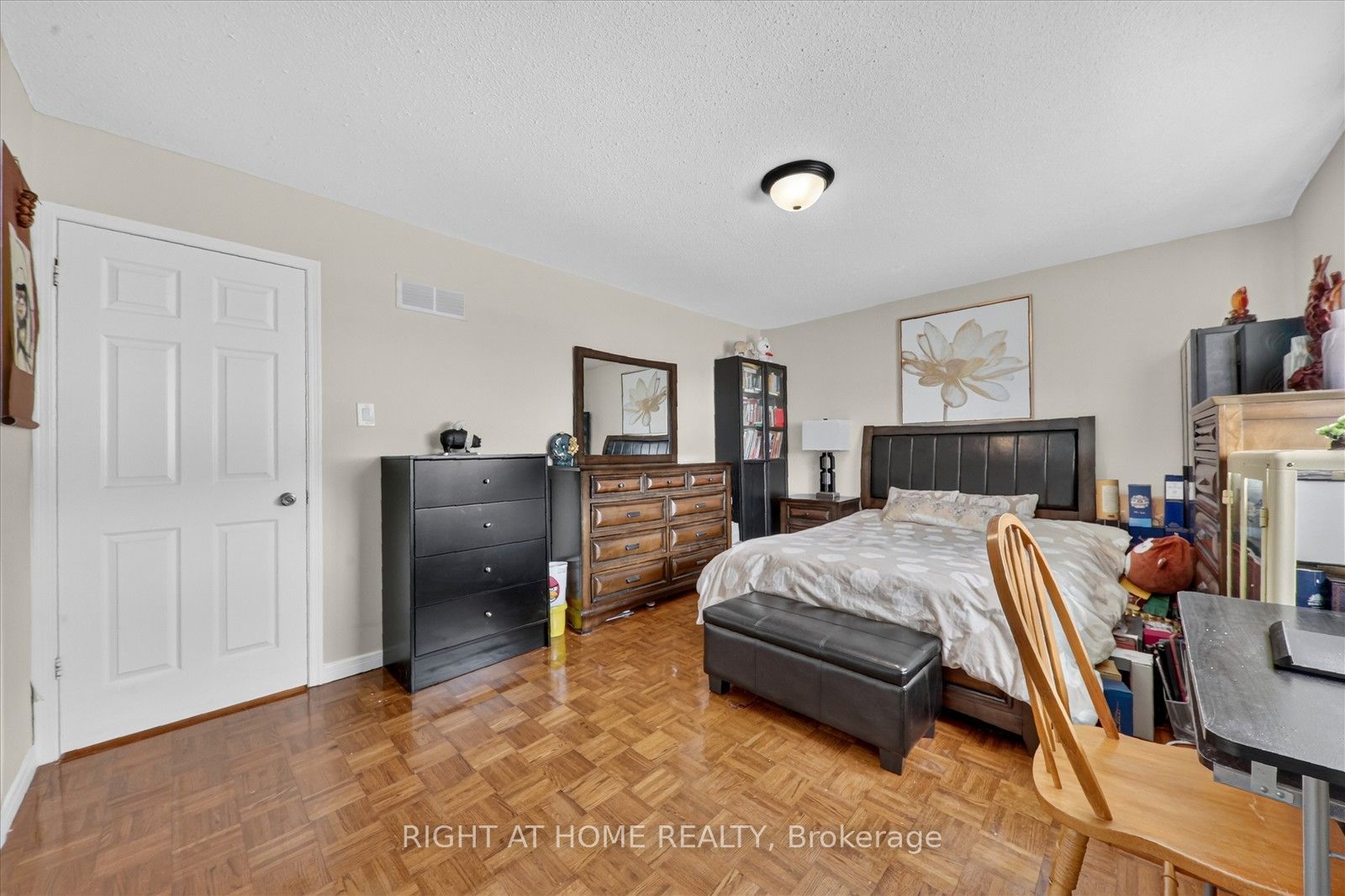 531 Wallenberg Crescent Property Photo 31