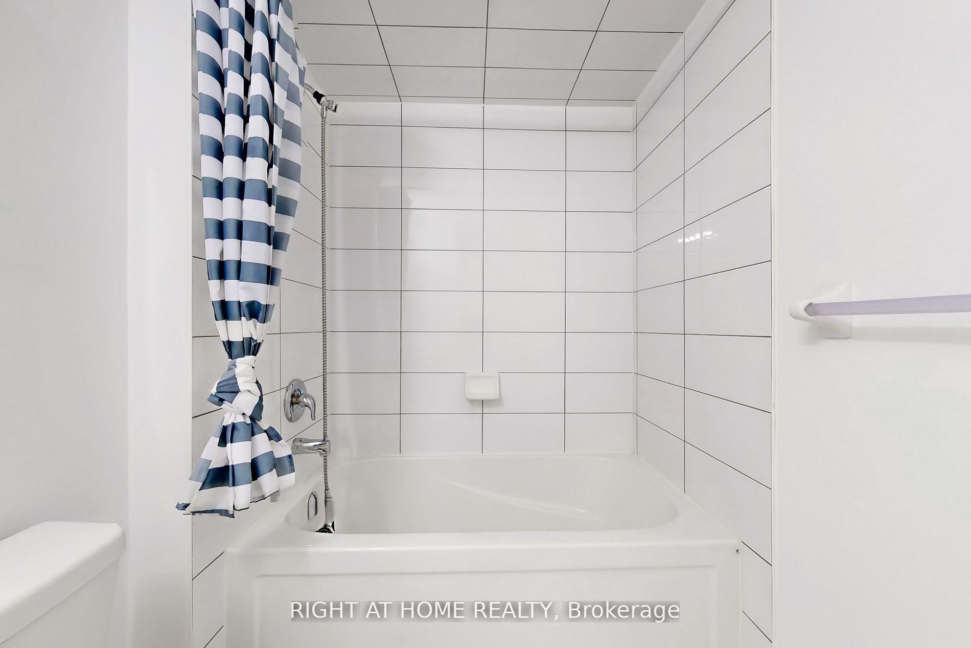 423 Grindstone Trail Property Photo 41