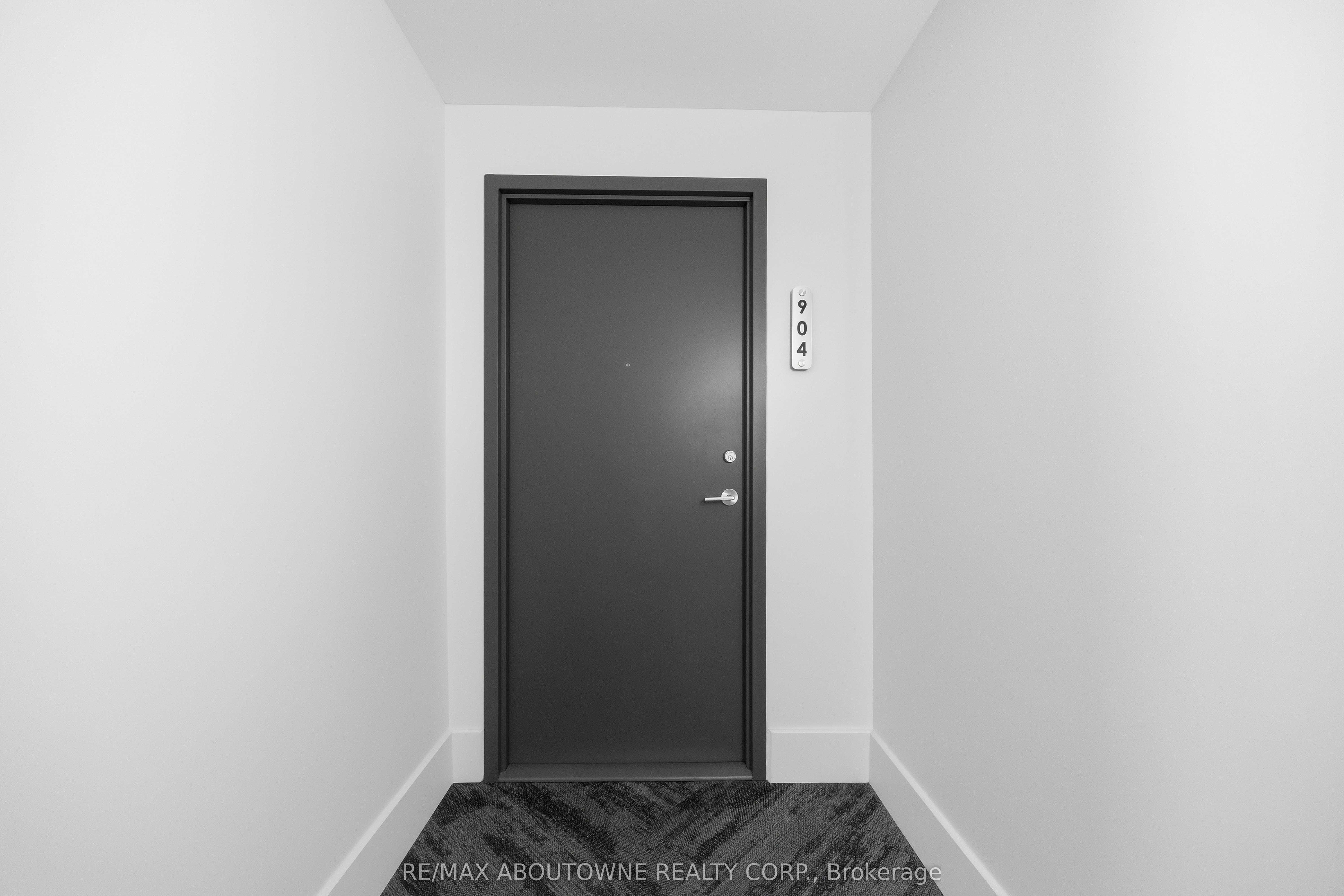 11 Superior Avenue 904 Property Photo 5