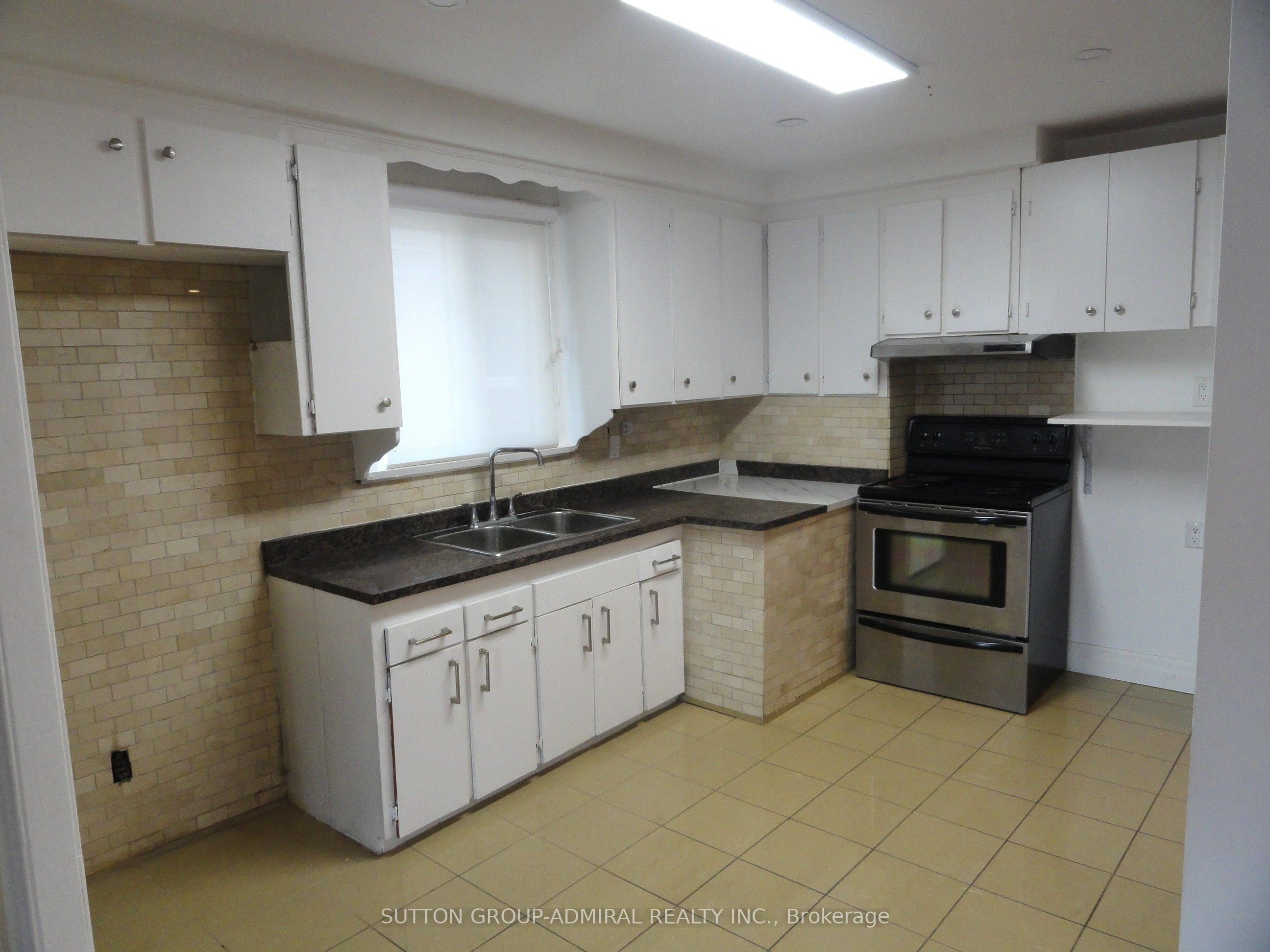 23 Chalkfarm Dr Drive Property Photo 5