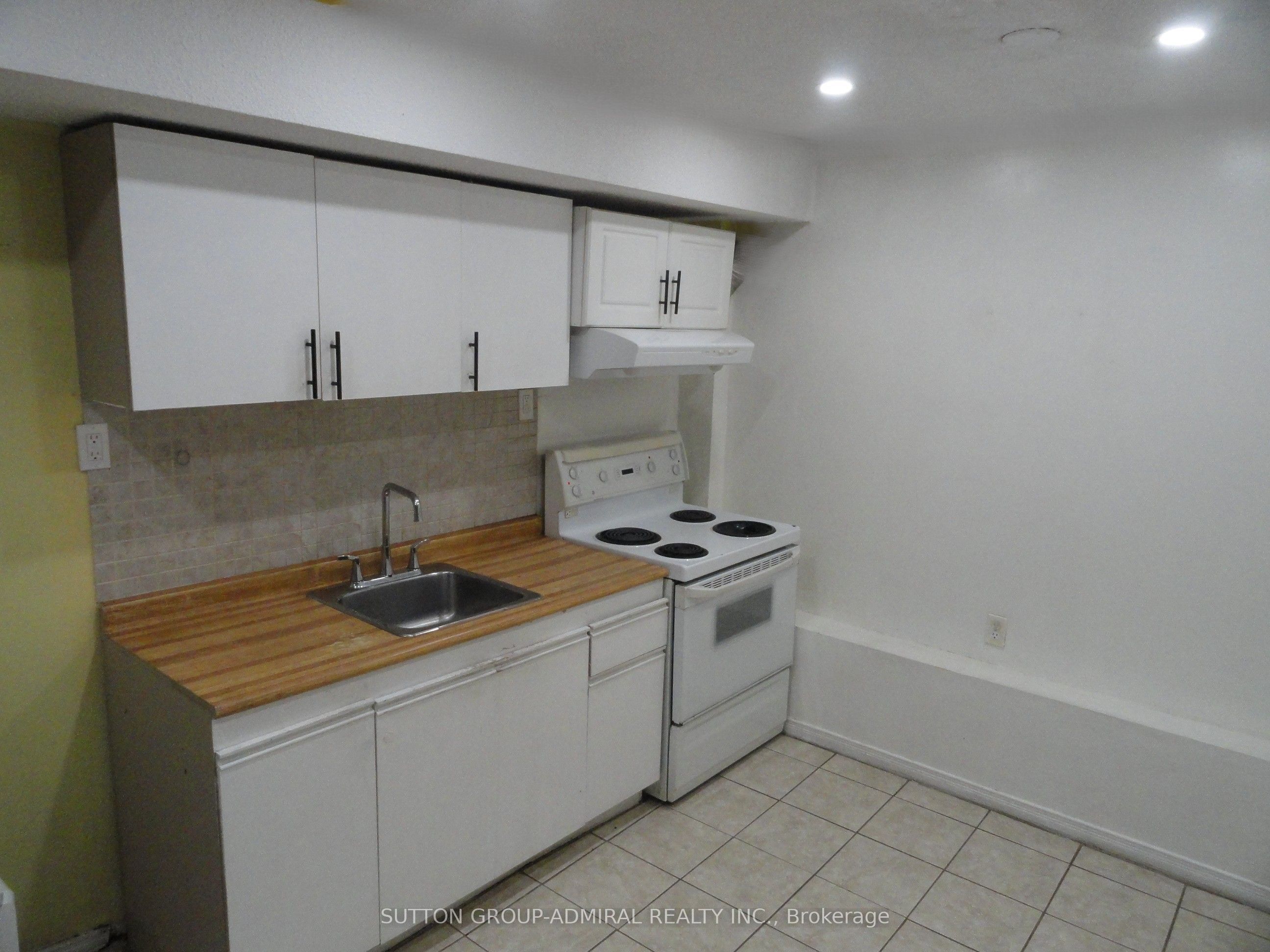 23 Chalkfarm Dr Drive Property Photo 10