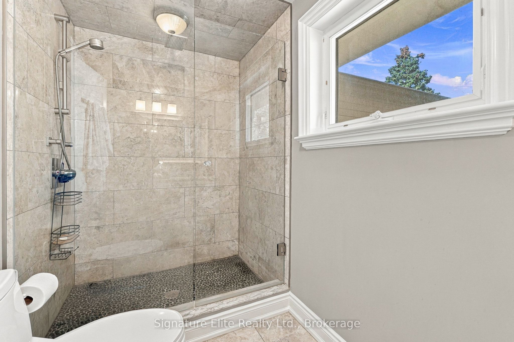 190 Longwood Drive Property Photo 24