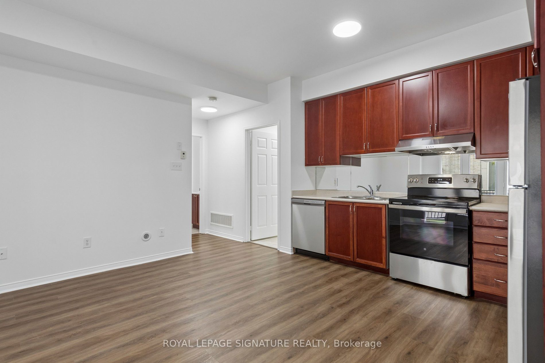 5035 Oscar Peterson Boulevard 41 Property Photo 3