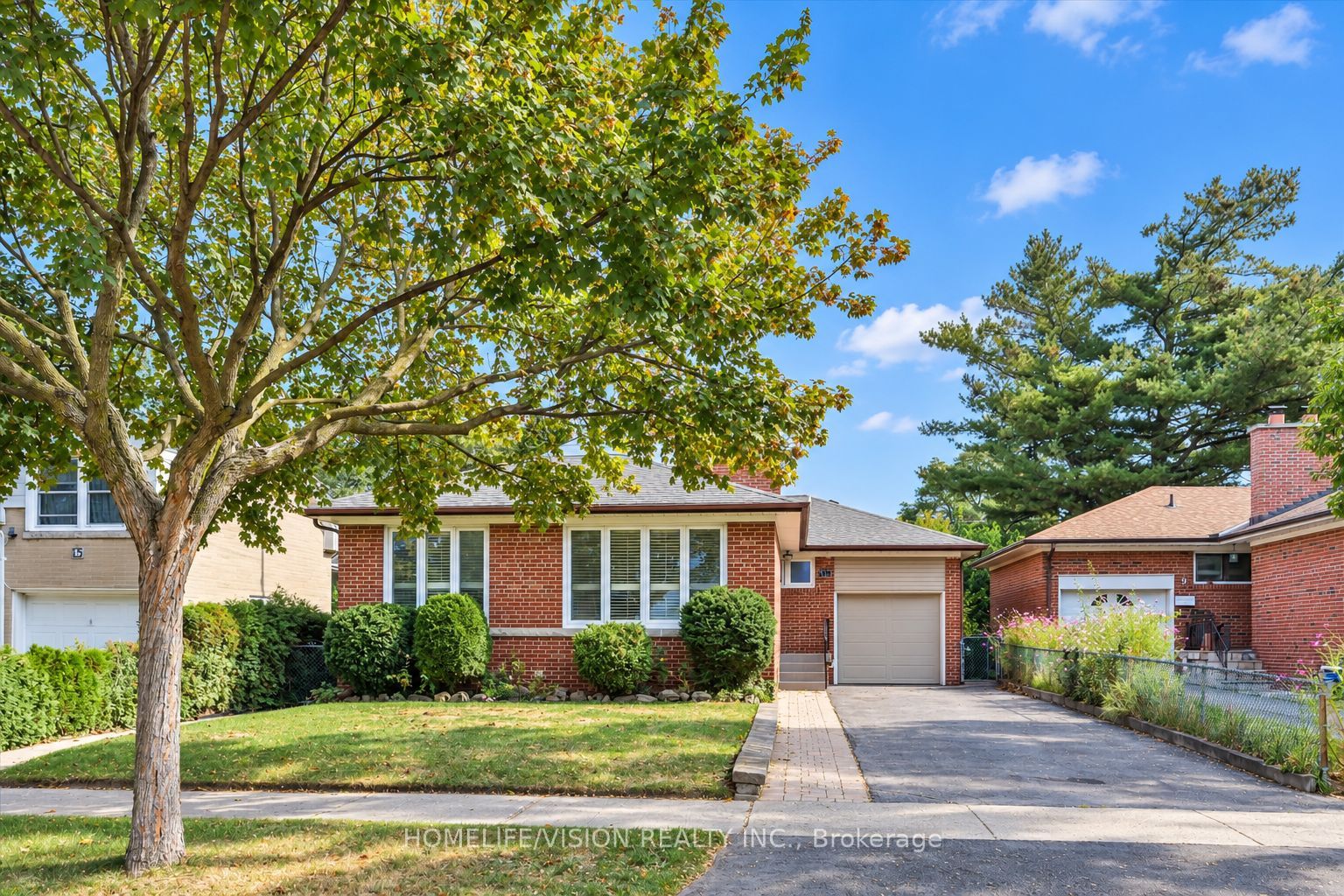 11 Larstone Avenue Property Photo 1