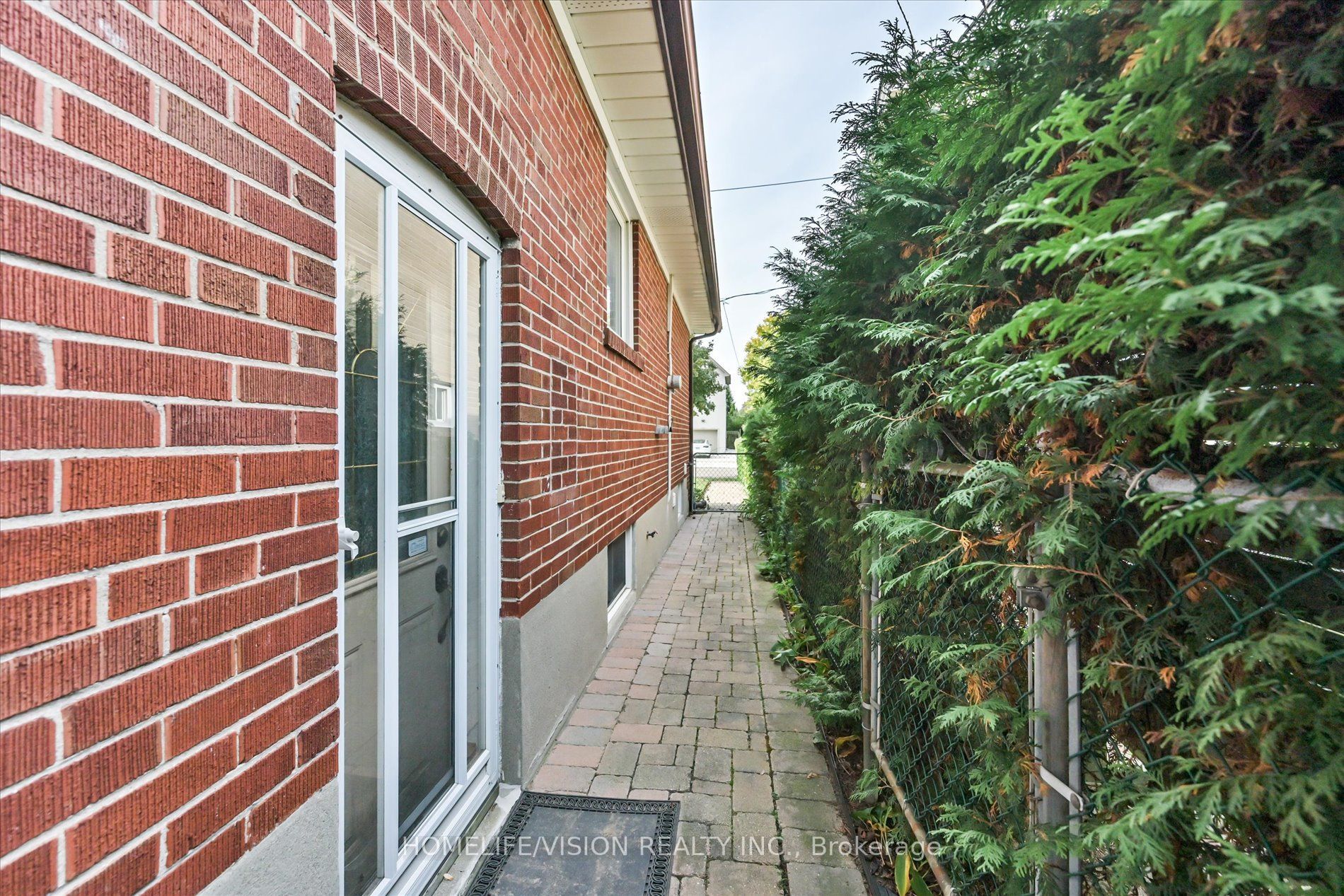 11 Larstone Avenue Property Photo 32
