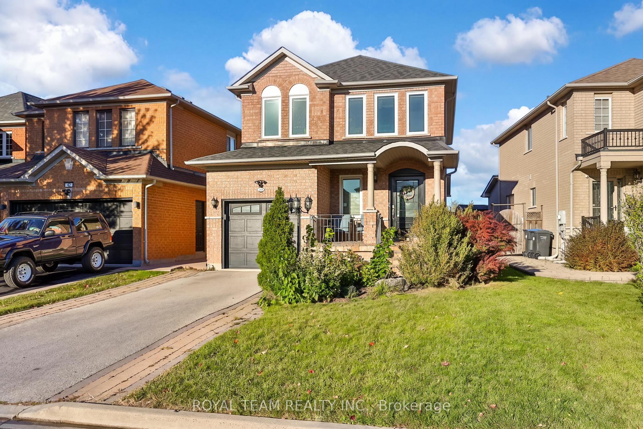 40 Emily Carr Crescent Property Photo 2