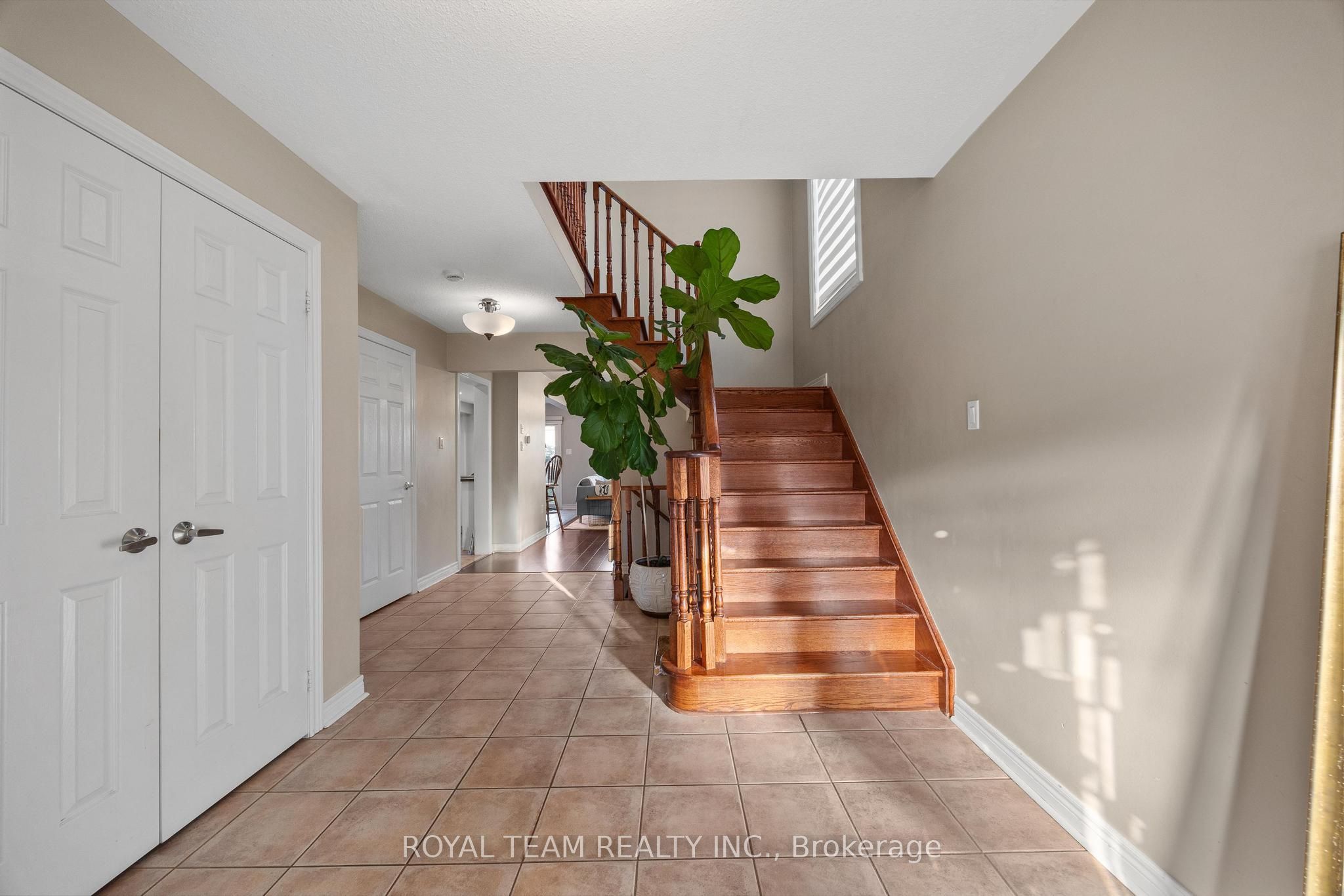 40 Emily Carr Crescent Property Photo 5