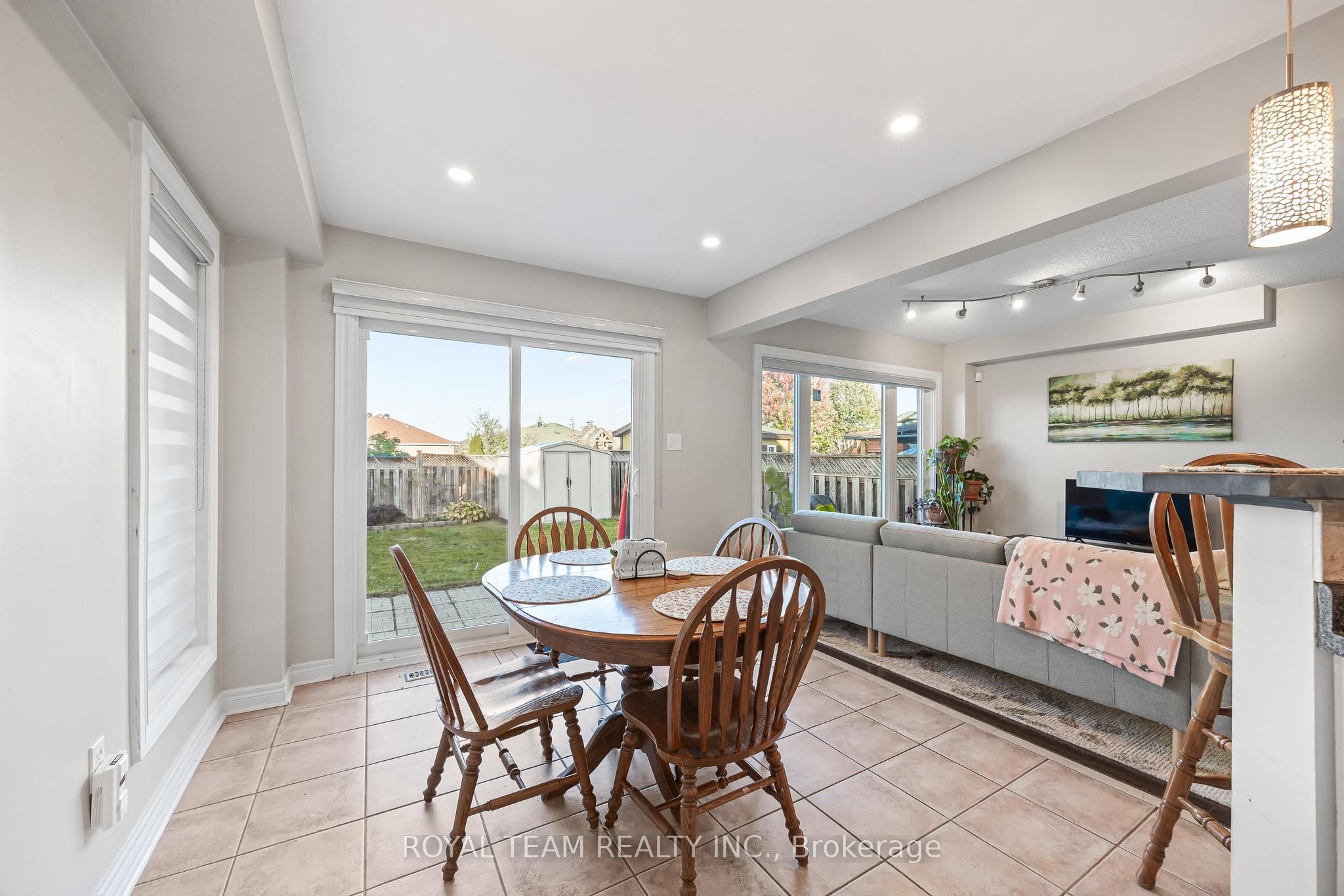 40 Emily Carr Crescent Property Photo 13