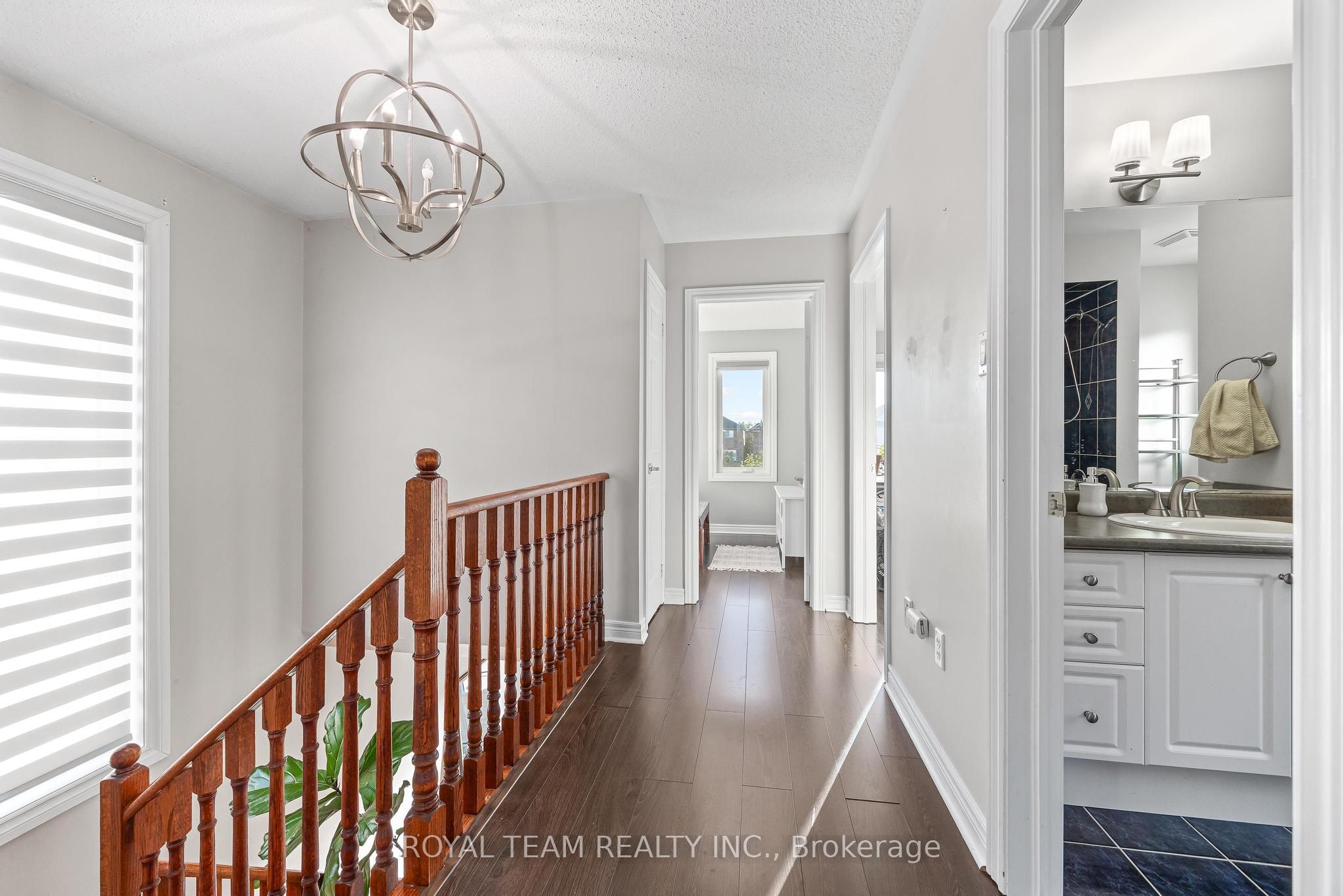 40 Emily Carr Crescent Property Photo 16