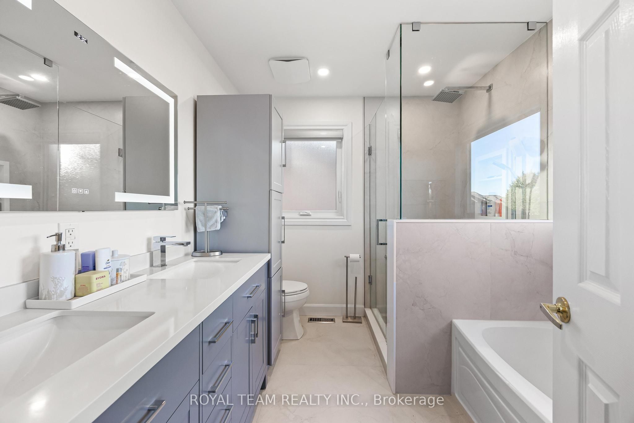 40 Emily Carr Crescent Property Photo 19