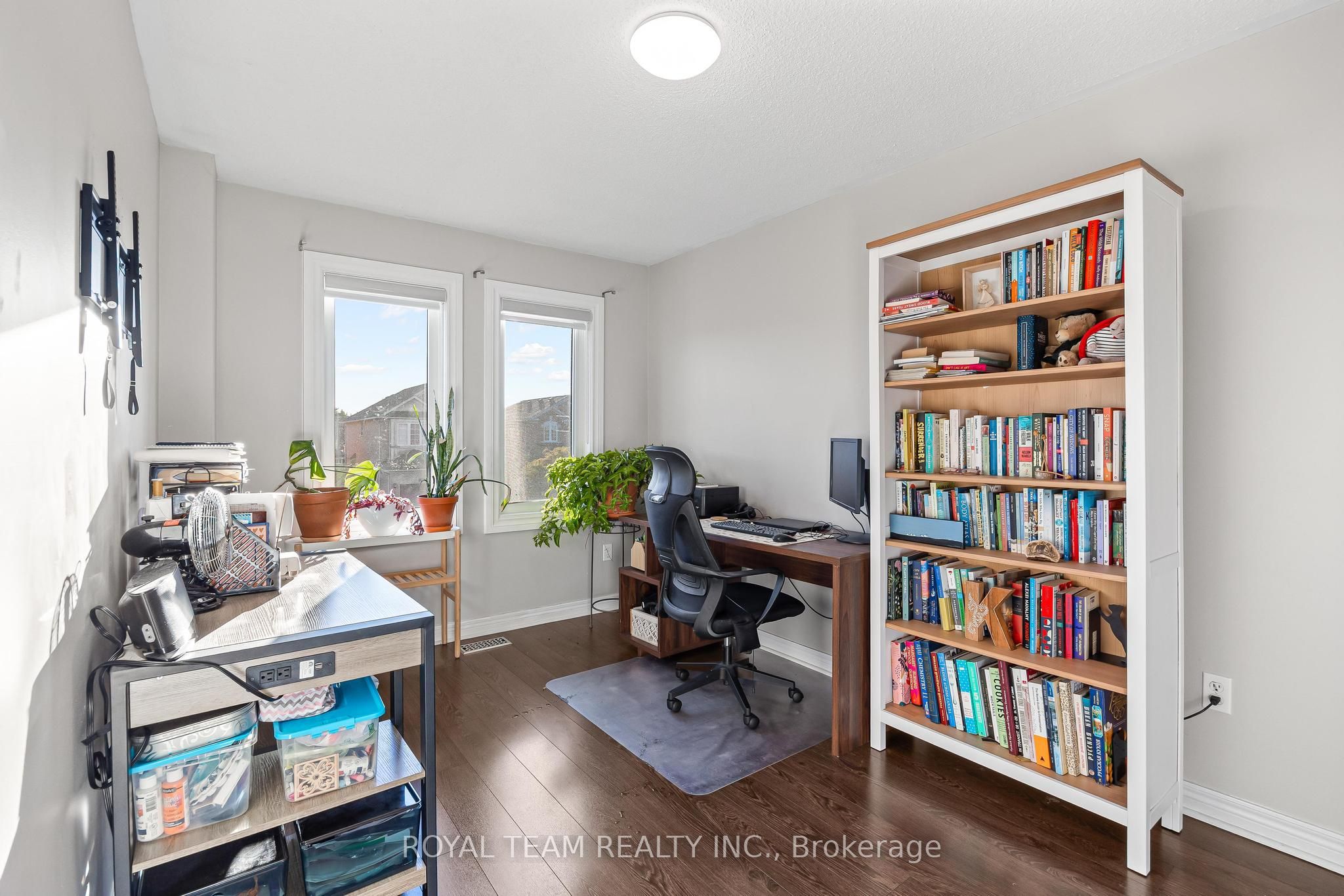 40 Emily Carr Crescent Property Photo 21