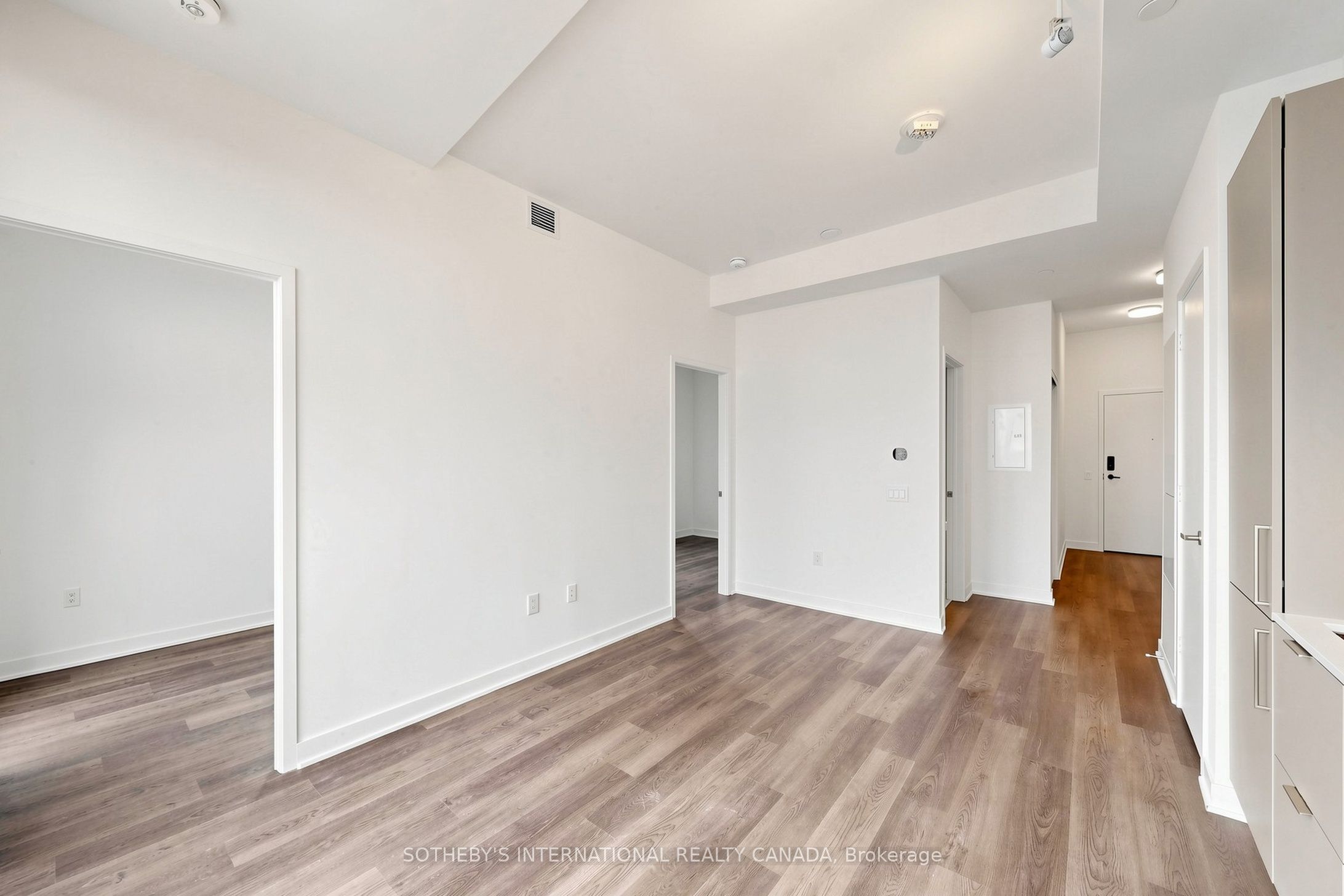 3900 Confederation Parkway 1809 Property Photo 10