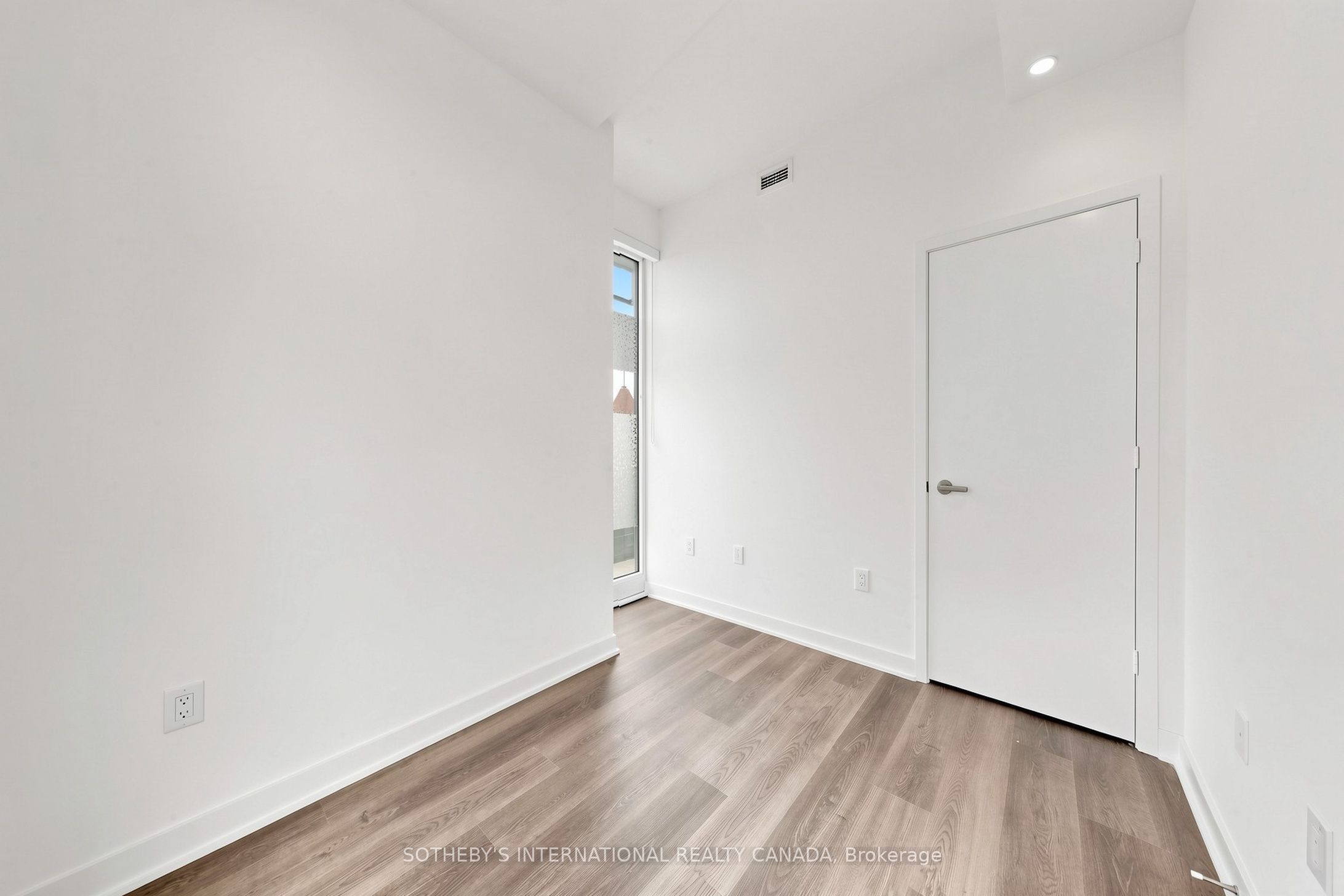 3900 Confederation Parkway 1809 Property Photo 12