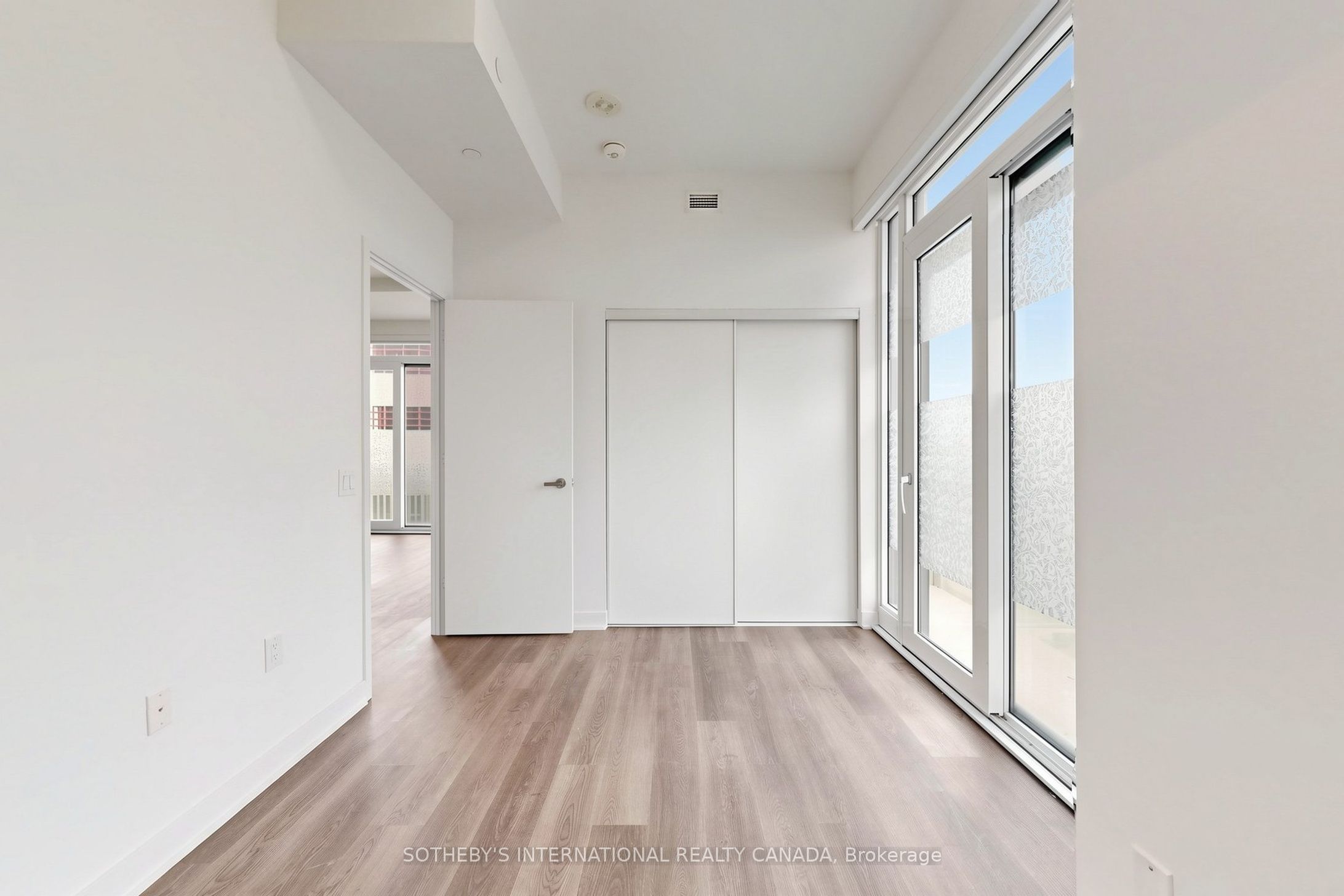 3900 Confederation Parkway 1809 Property Photo 18