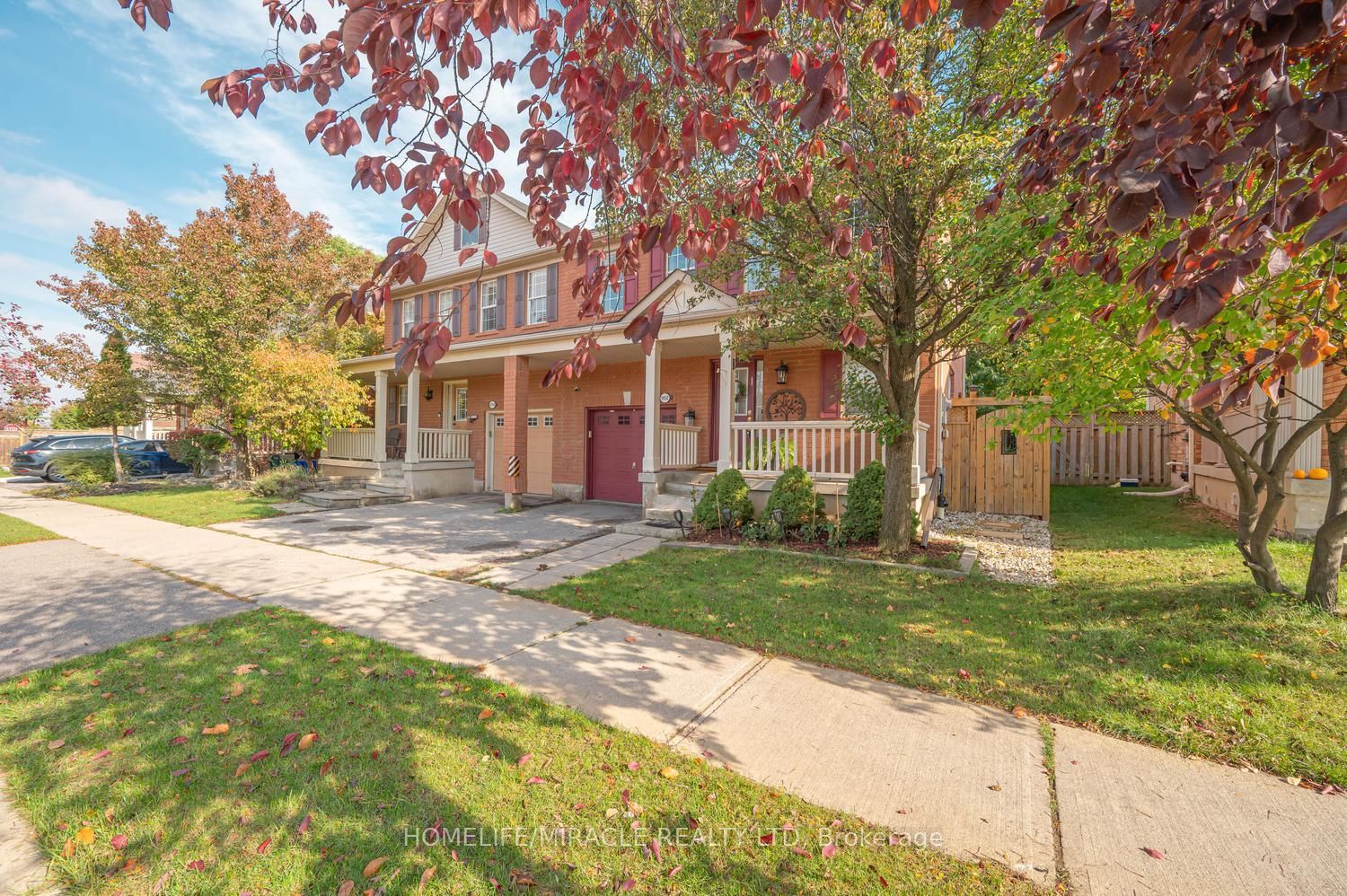 1552 Harwood Drive Property Photo 3