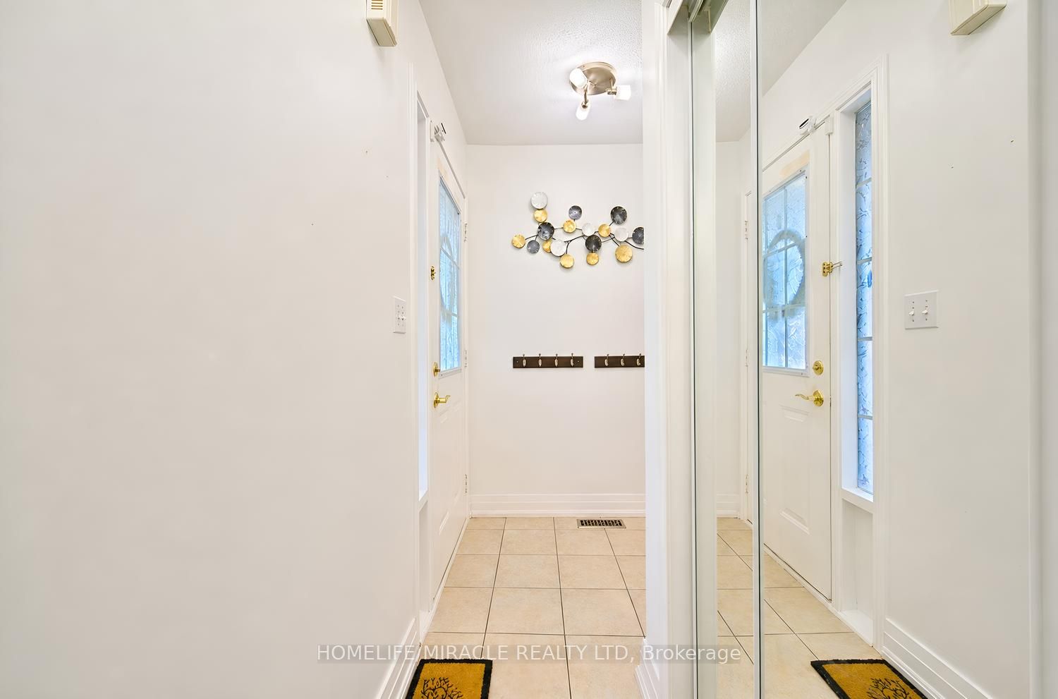 1552 Harwood Drive Property Photo 8