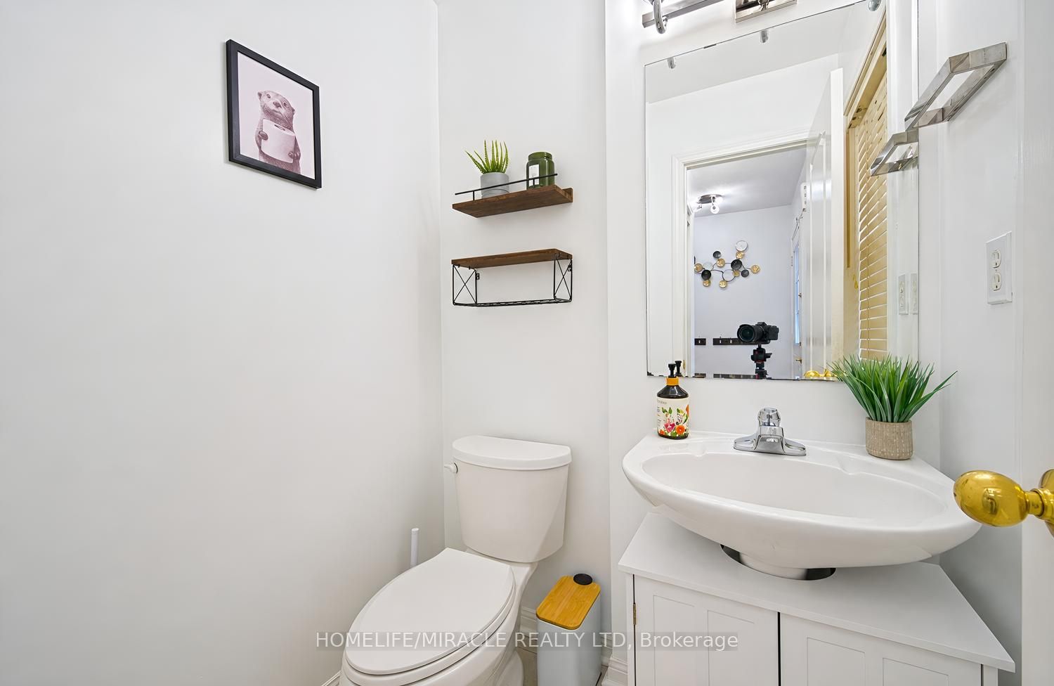1552 Harwood Drive Property Photo 23