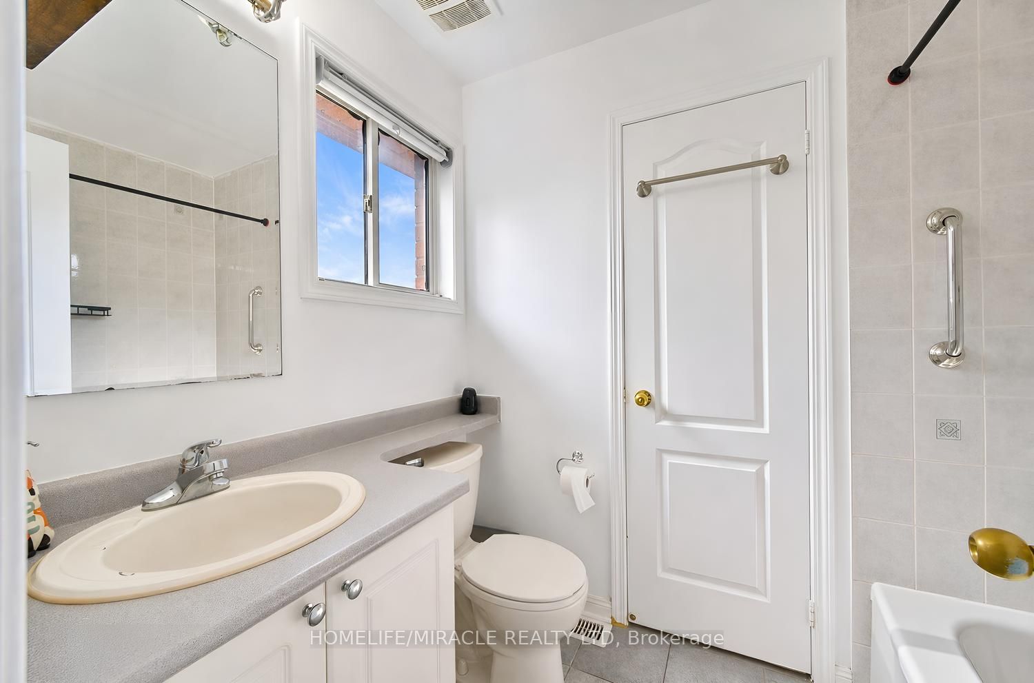 1552 Harwood Drive Property Photo 35