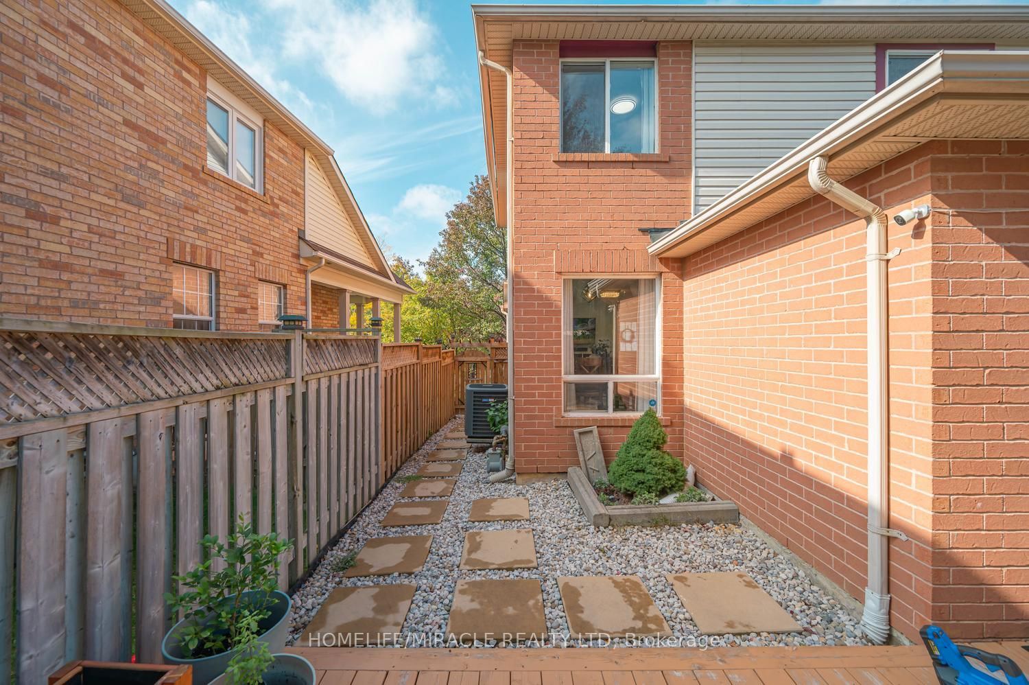1552 Harwood Drive Property Photo 48