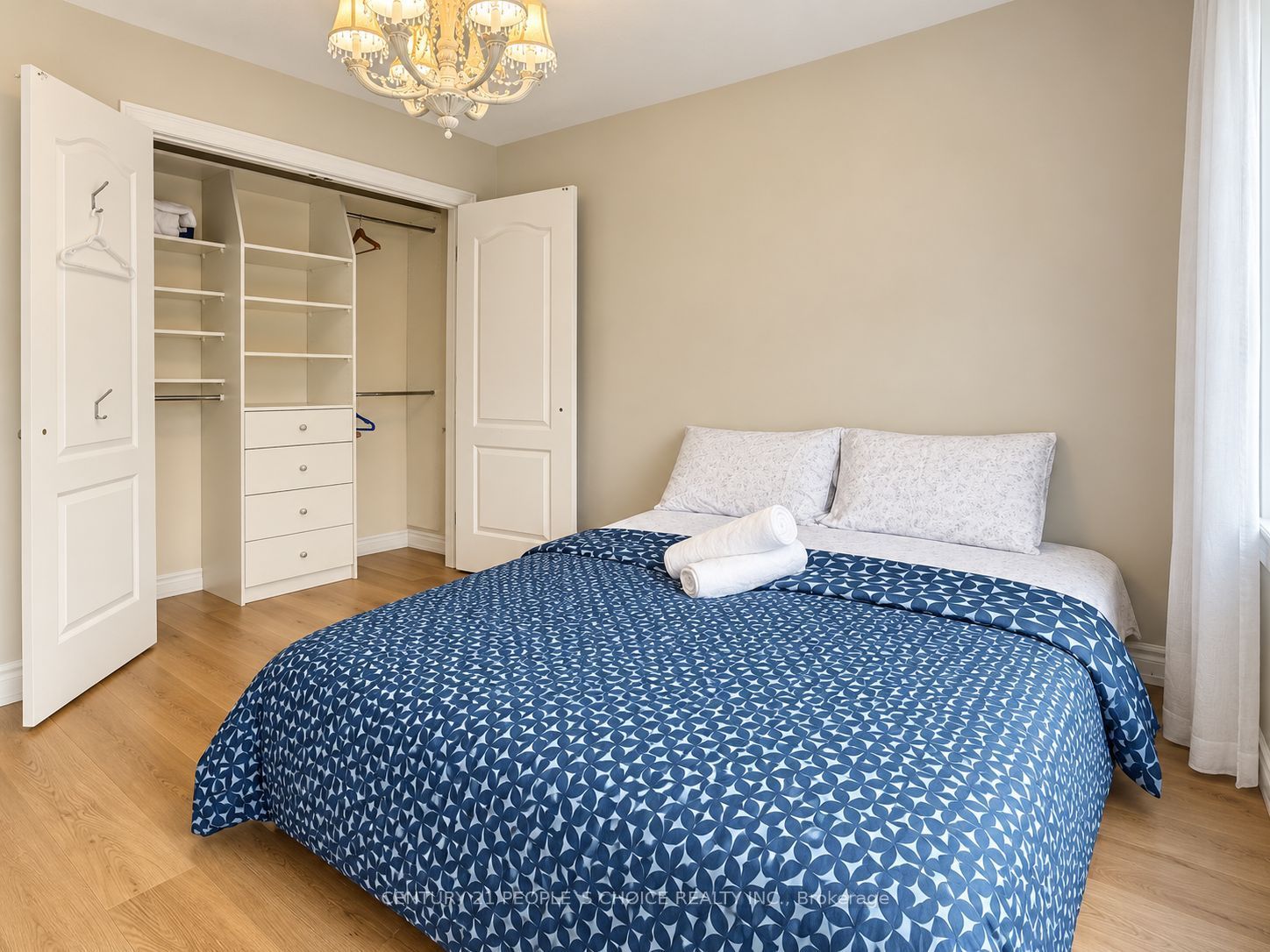 230 Paisley Boulevard W 24 Property Photo 16