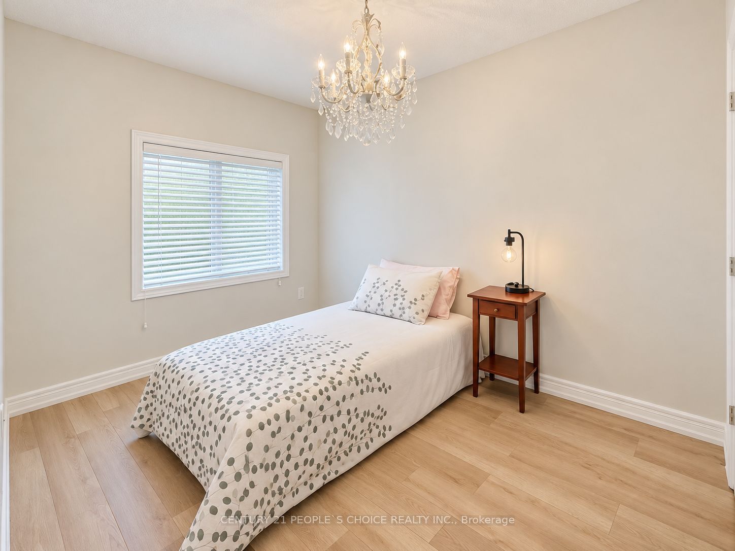 230 Paisley Boulevard W 24 Property Photo 18