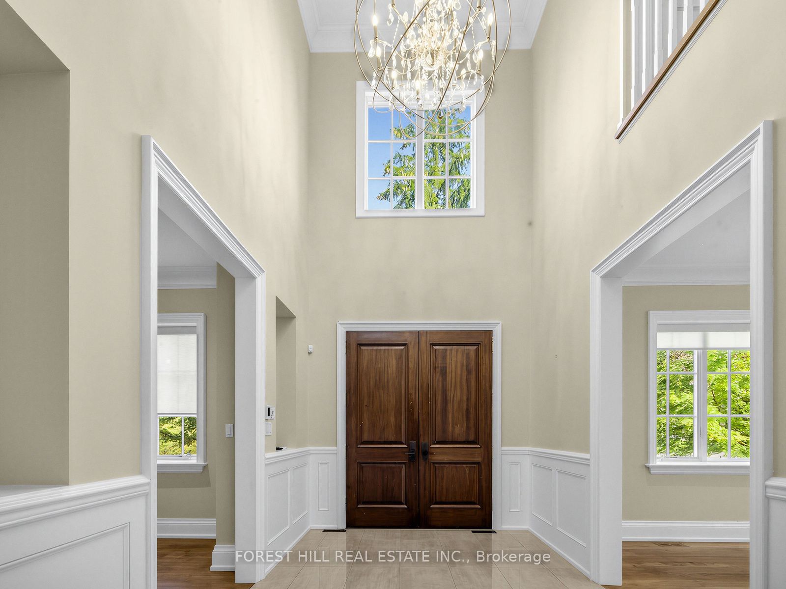 302 Pinehurst Drive W Property Photo 4