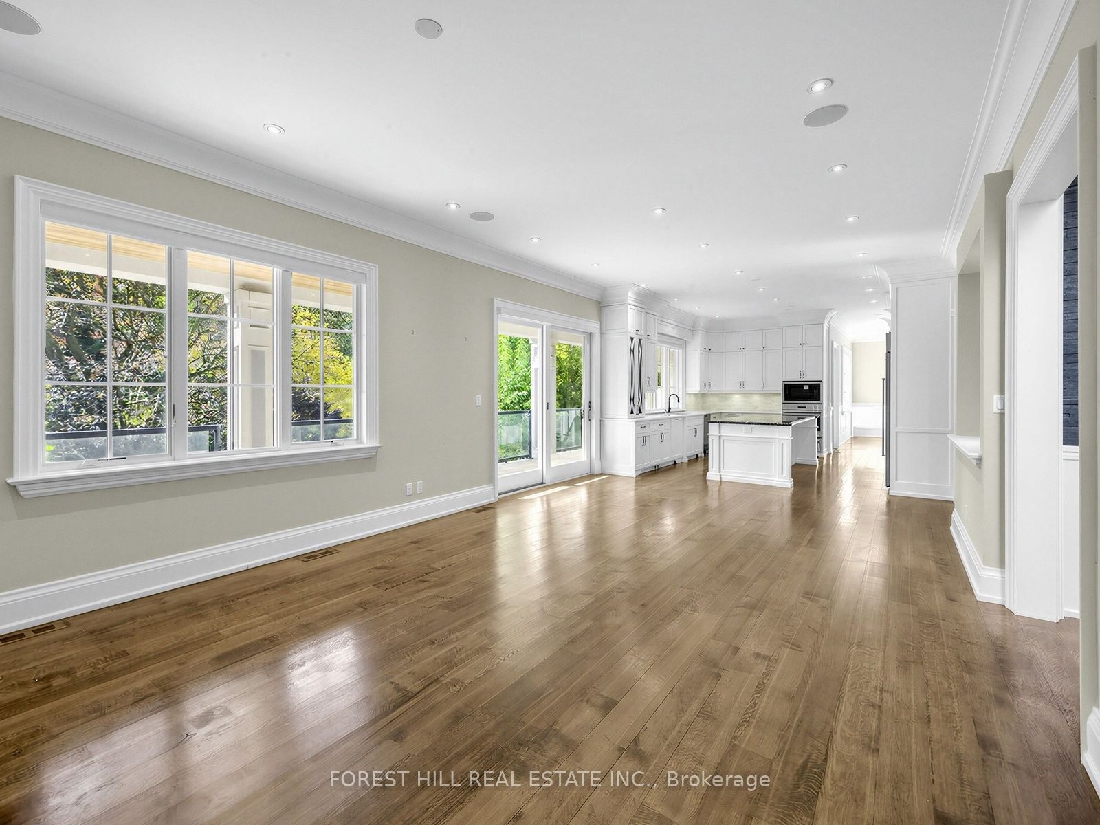 302 Pinehurst Drive W Property Photo 8