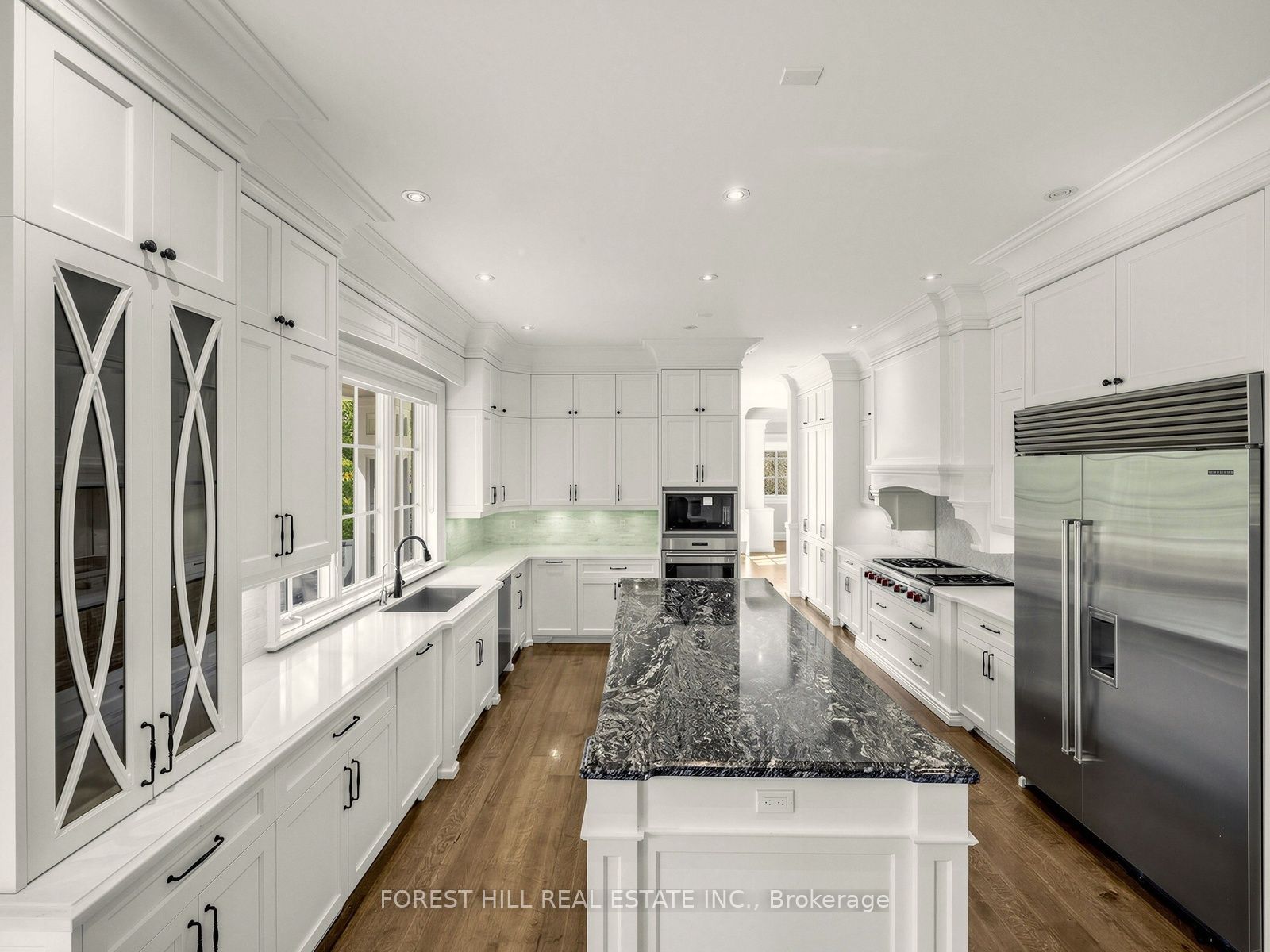 302 Pinehurst Drive W Property Photo 11