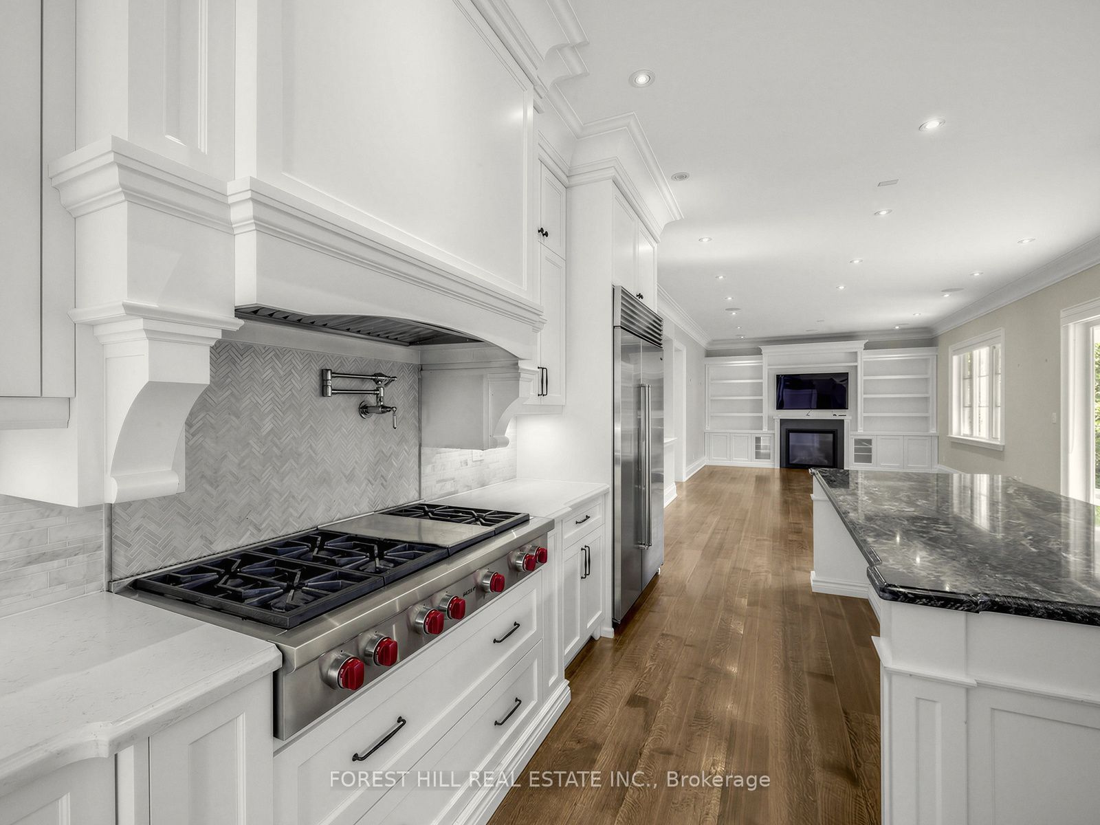 302 Pinehurst Drive W Property Photo 13