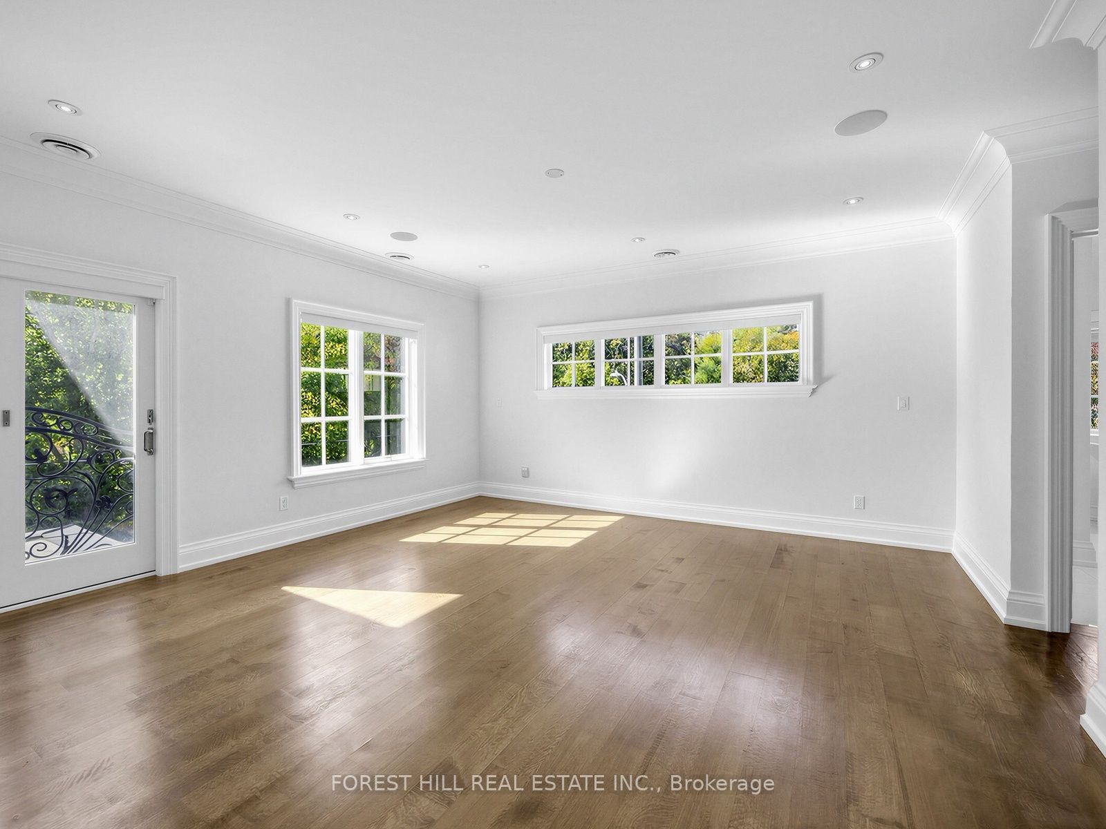302 Pinehurst Drive W Property Photo 20