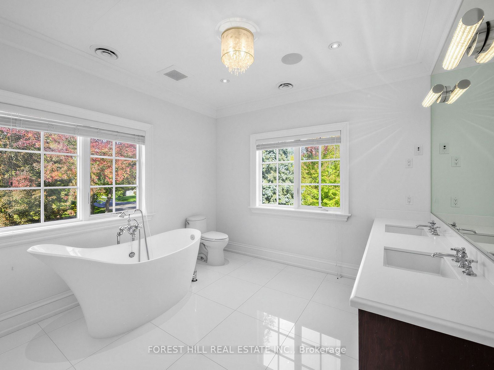 302 Pinehurst Drive W Property Photo 21
