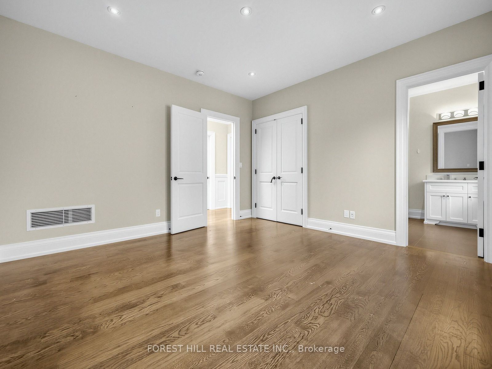 302 Pinehurst Drive W Property Photo 25