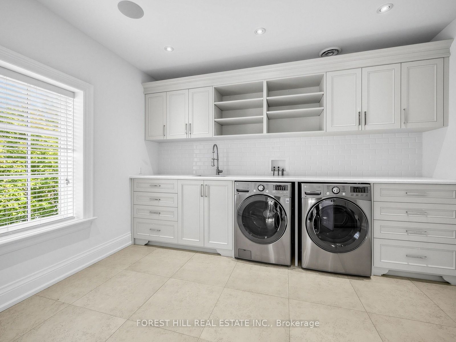 302 Pinehurst Drive W Property Photo 40