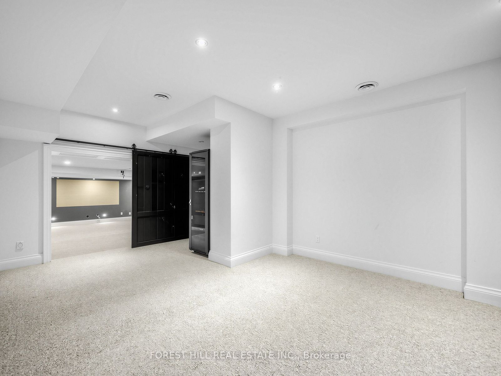 302 Pinehurst Drive W Property Photo 44
