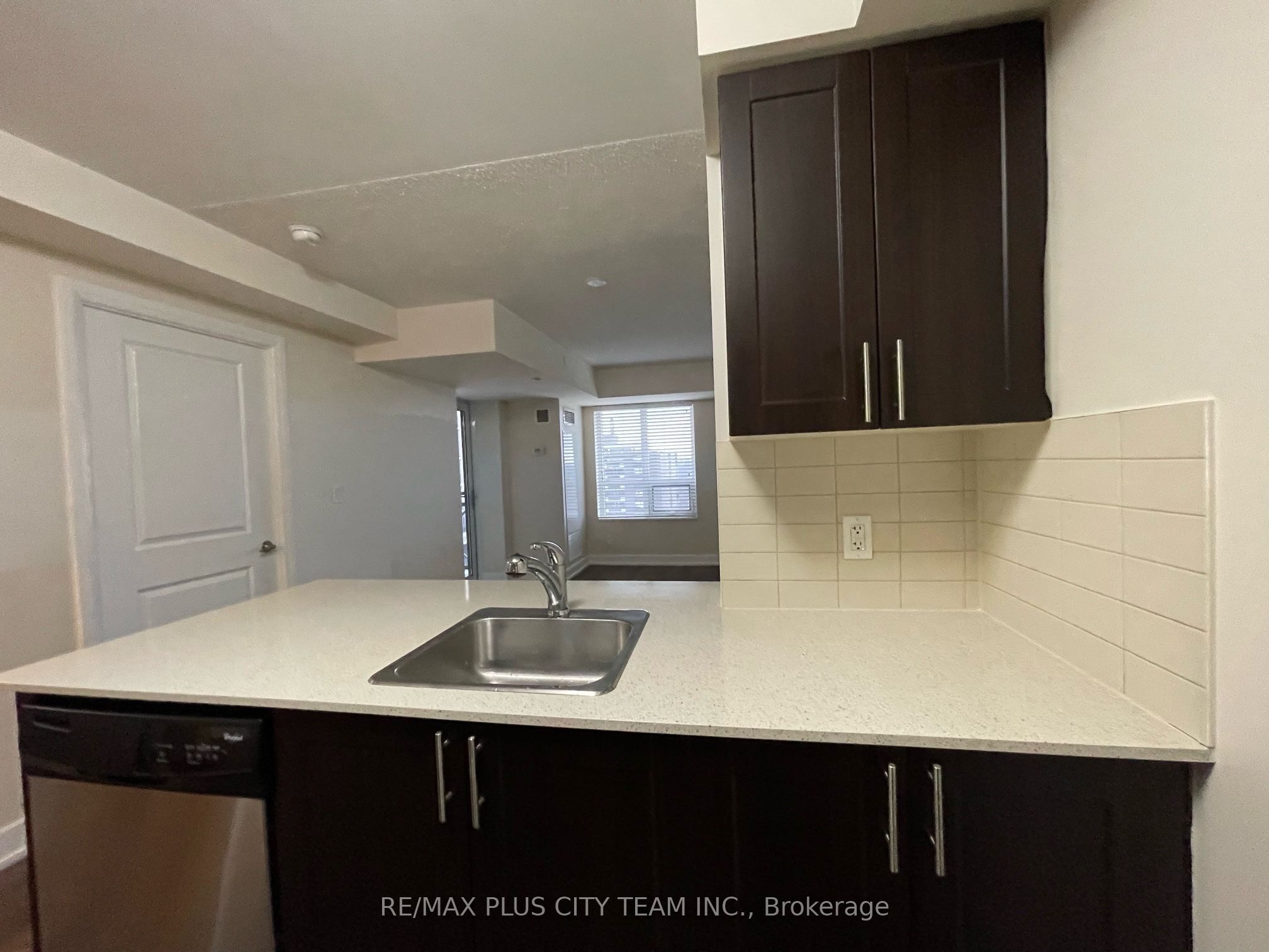 2 Eva Road 1521 Property Photo 5