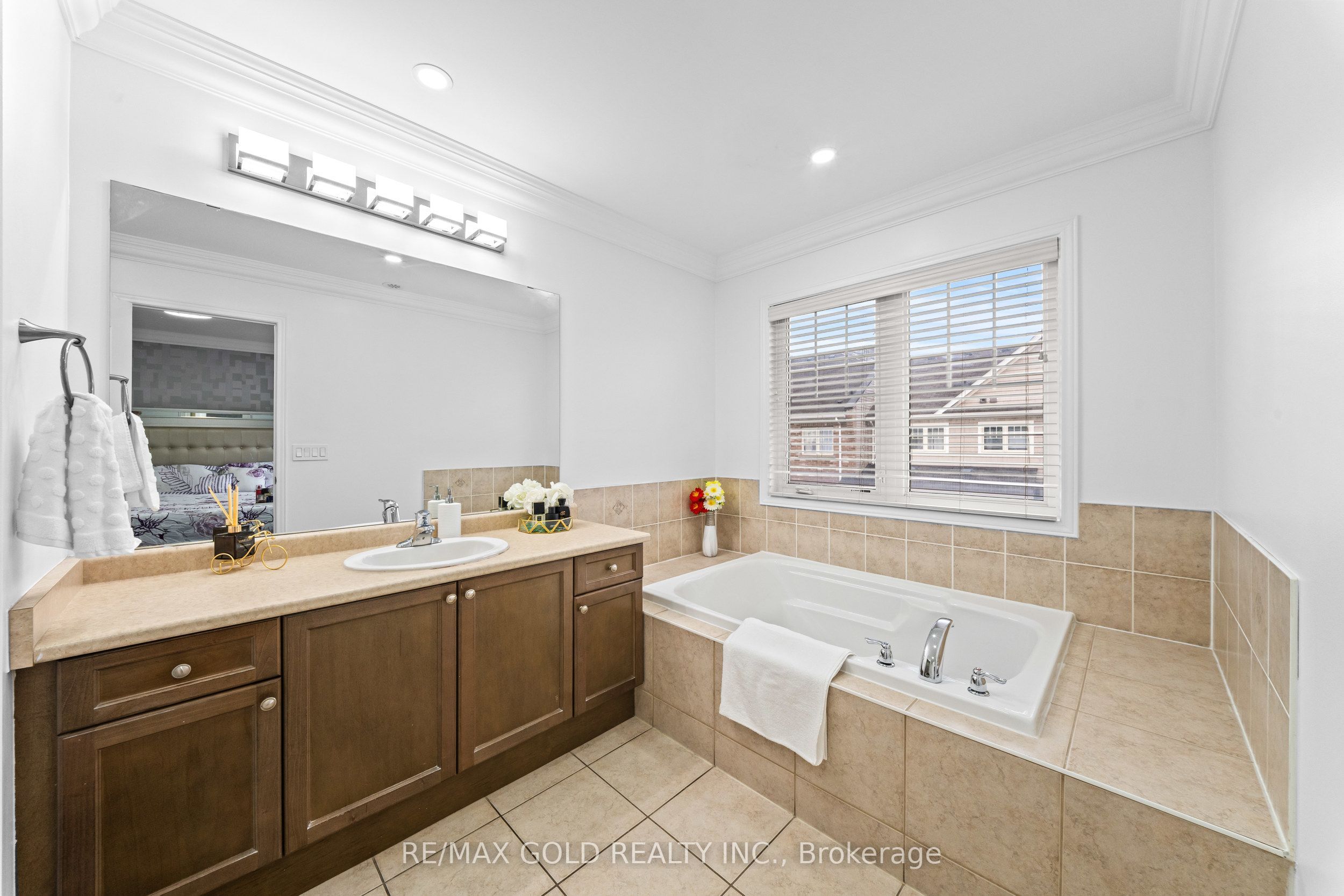 35 Davenhill Road Property Photo 11
