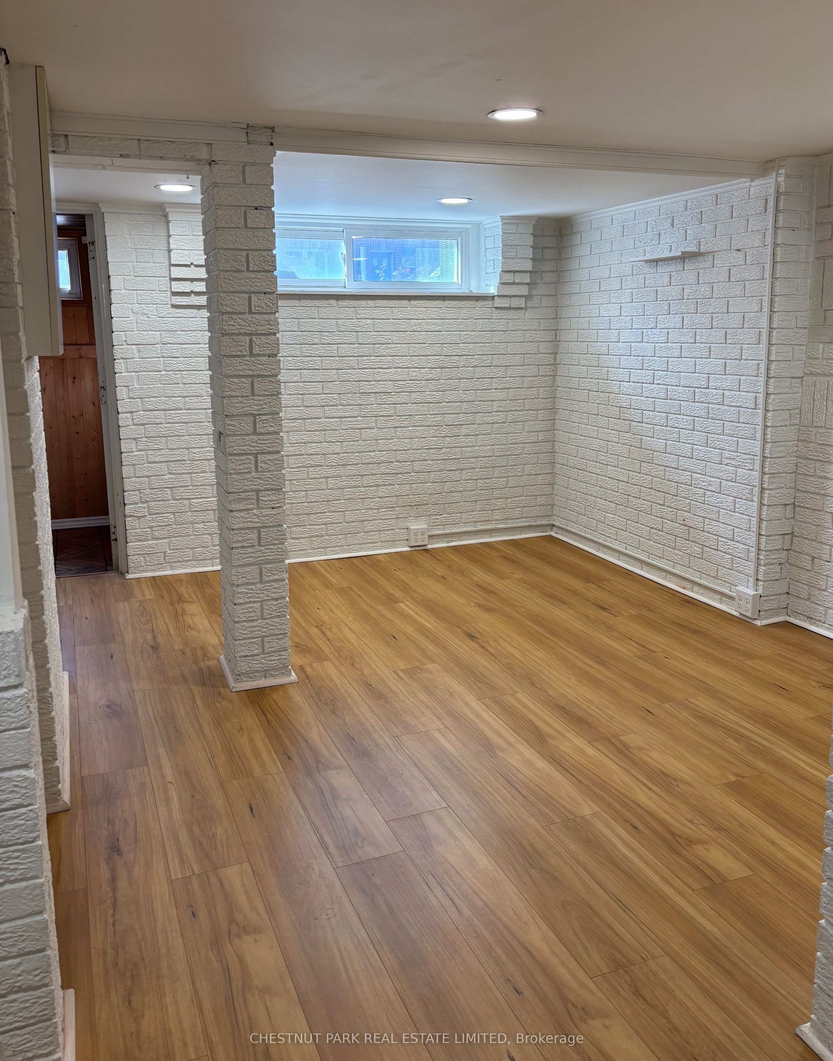 173 Chambers Avenue Lower Property Photo 8