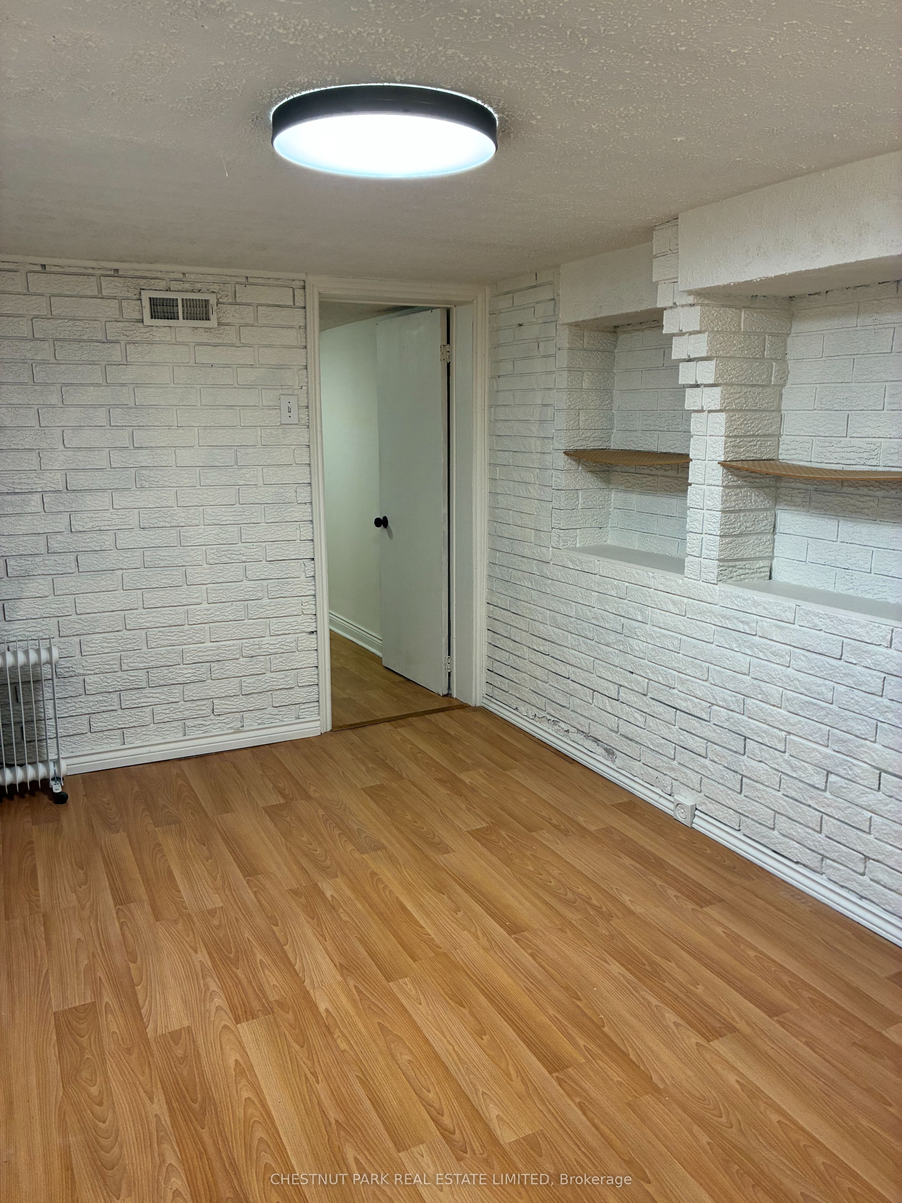 173 Chambers Avenue Lower Property Photo 14