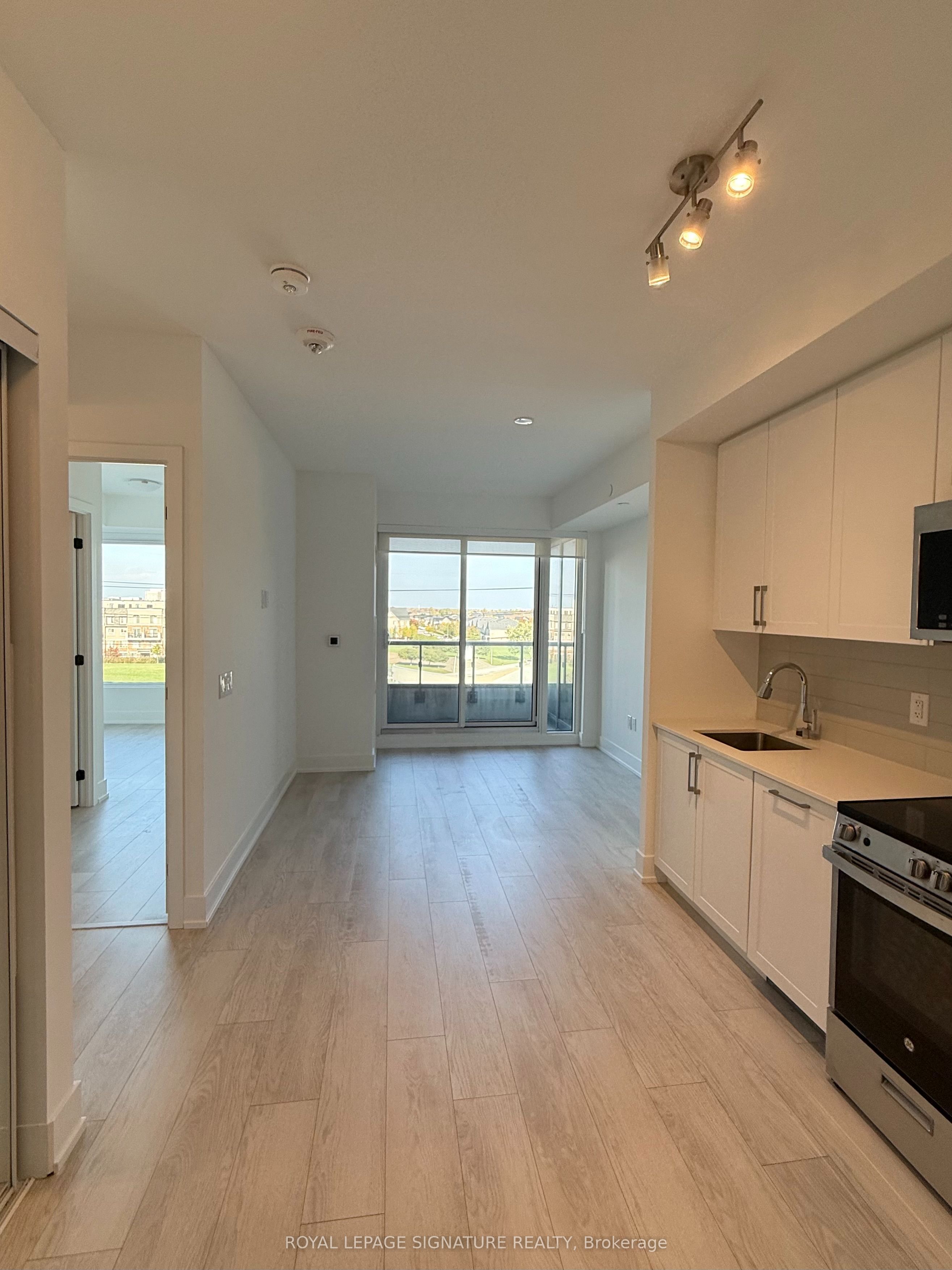 2450 Old Bronte Road 410 Property Photo 3