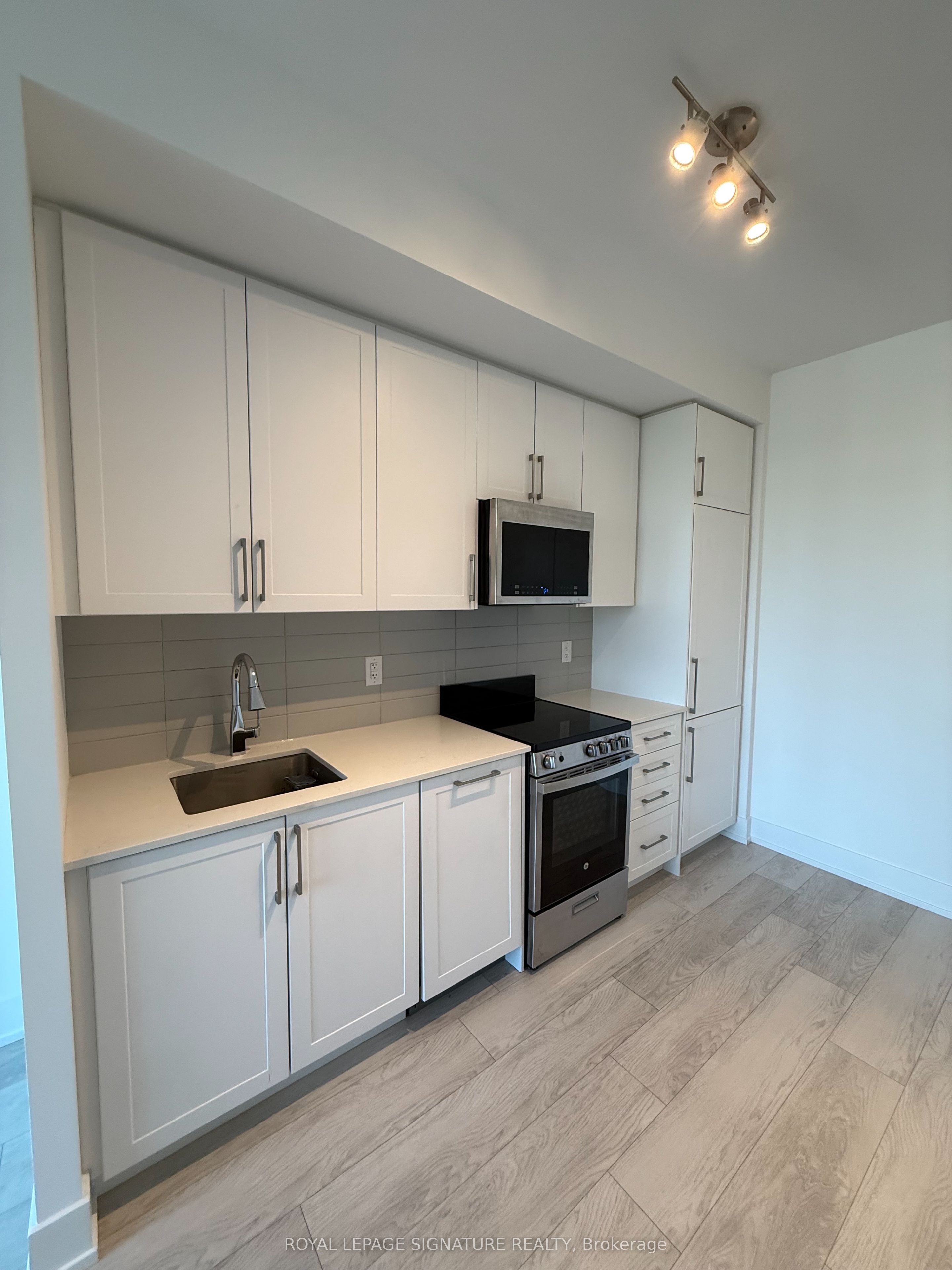 2450 Old Bronte Road 410 Property Photo 5